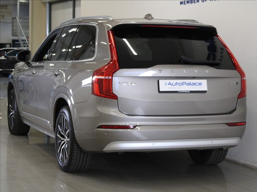 Volvo XC90, 2,0 D5 AWD Mom.PRO Paměť  TZ - fotka 3