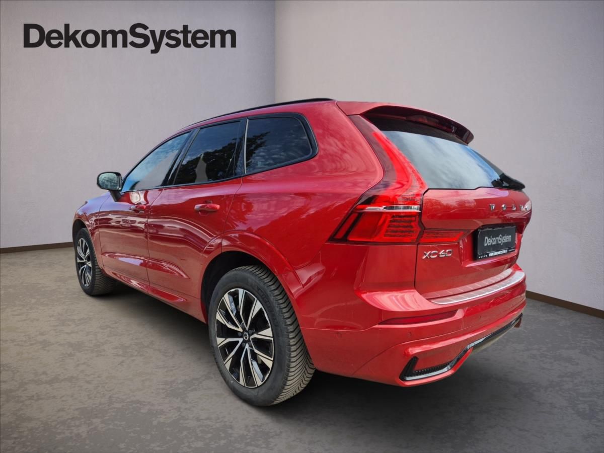 Volvo XC60, 2,0 B4 AWD PLUS DARK - fotka 4
