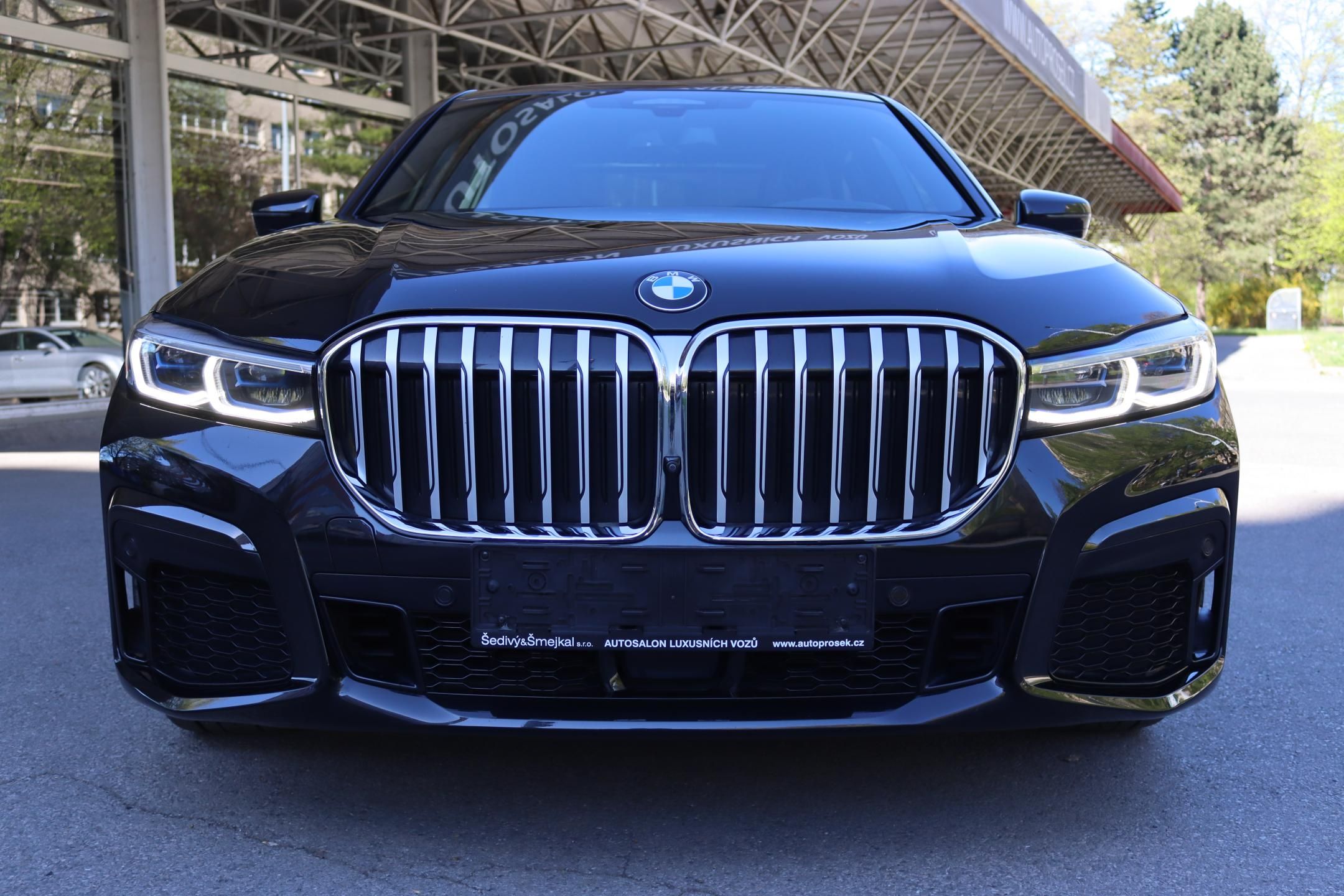 BMW Řada 7, 730D XDRIVE M-PAKET G11 210kW - fotka 3