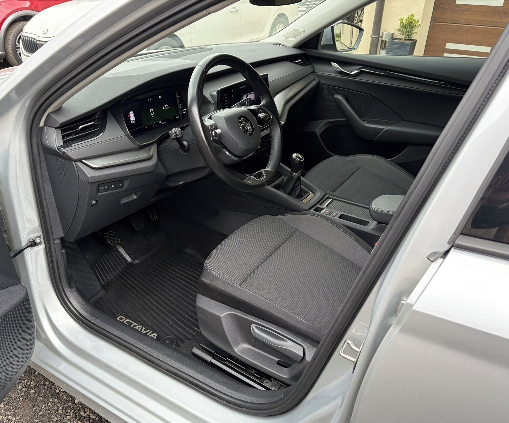 Škoda Octavia, kombi 2.0TDI. Rv22. 117 tiskm - fotka 5