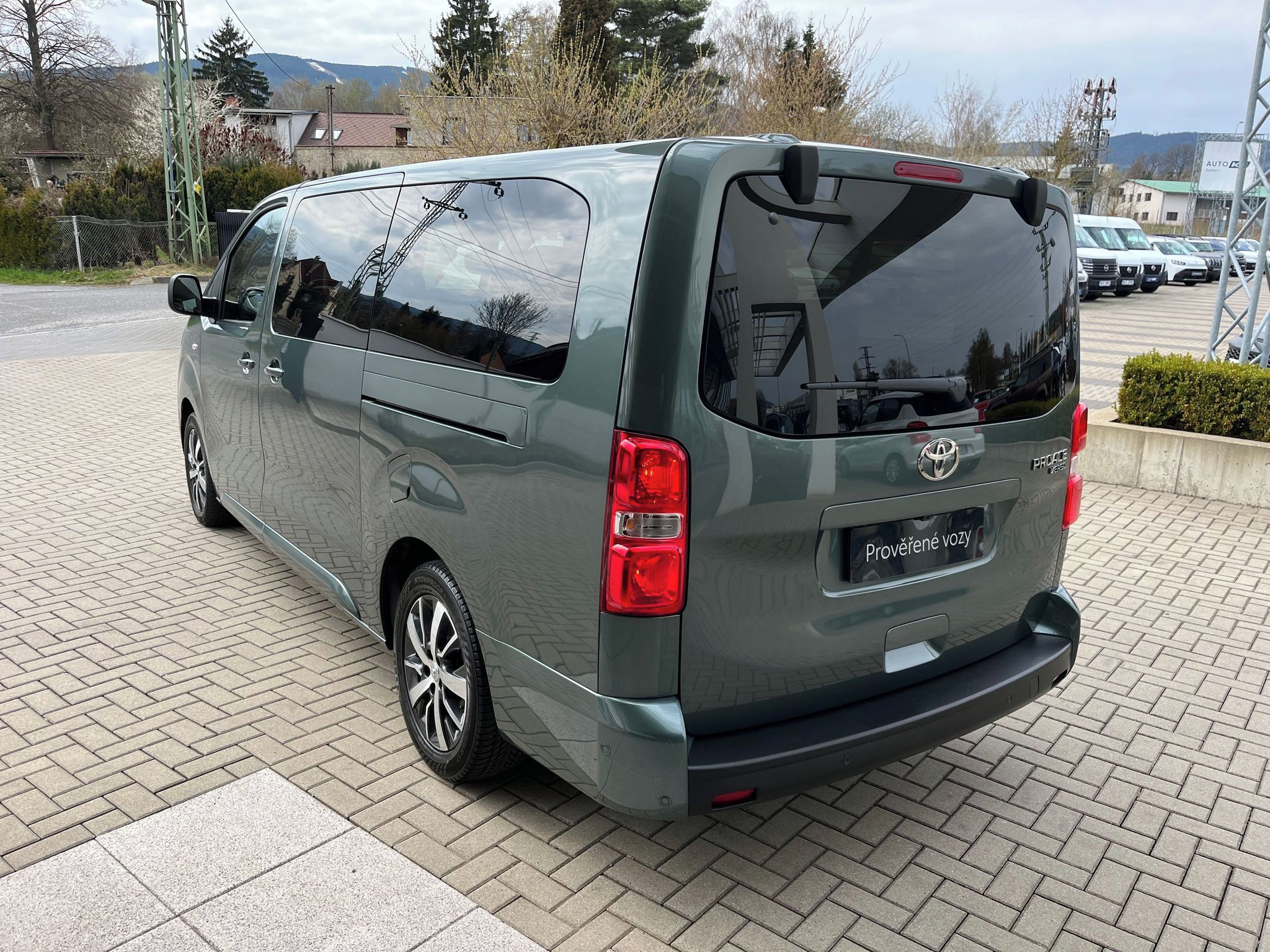 Toyota Proace Verso, 2.0D 140 L2 Family Webasto 8AT - fotka 4
