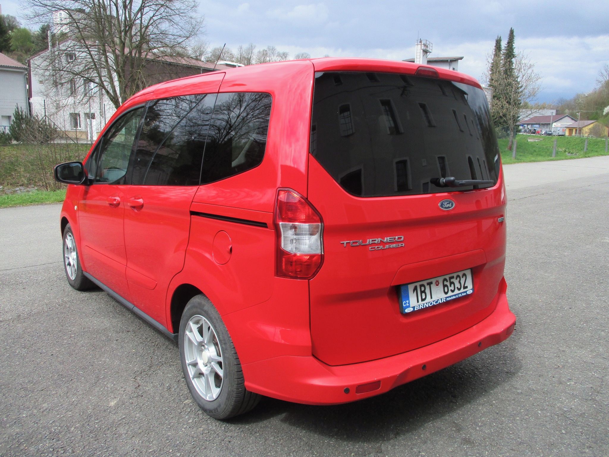 Ford Tourneo Courier, 1.0 5 Míst, TOP STAV - fotka 3