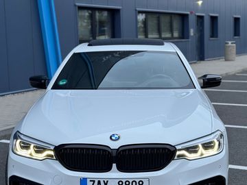 BMW 530d G30 M-paket 2019 rok