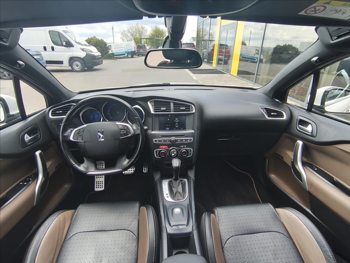 DS 4, 2,0   Sport - Chic, 2,0hDI 133 - fotka 2