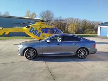 T8 AWD