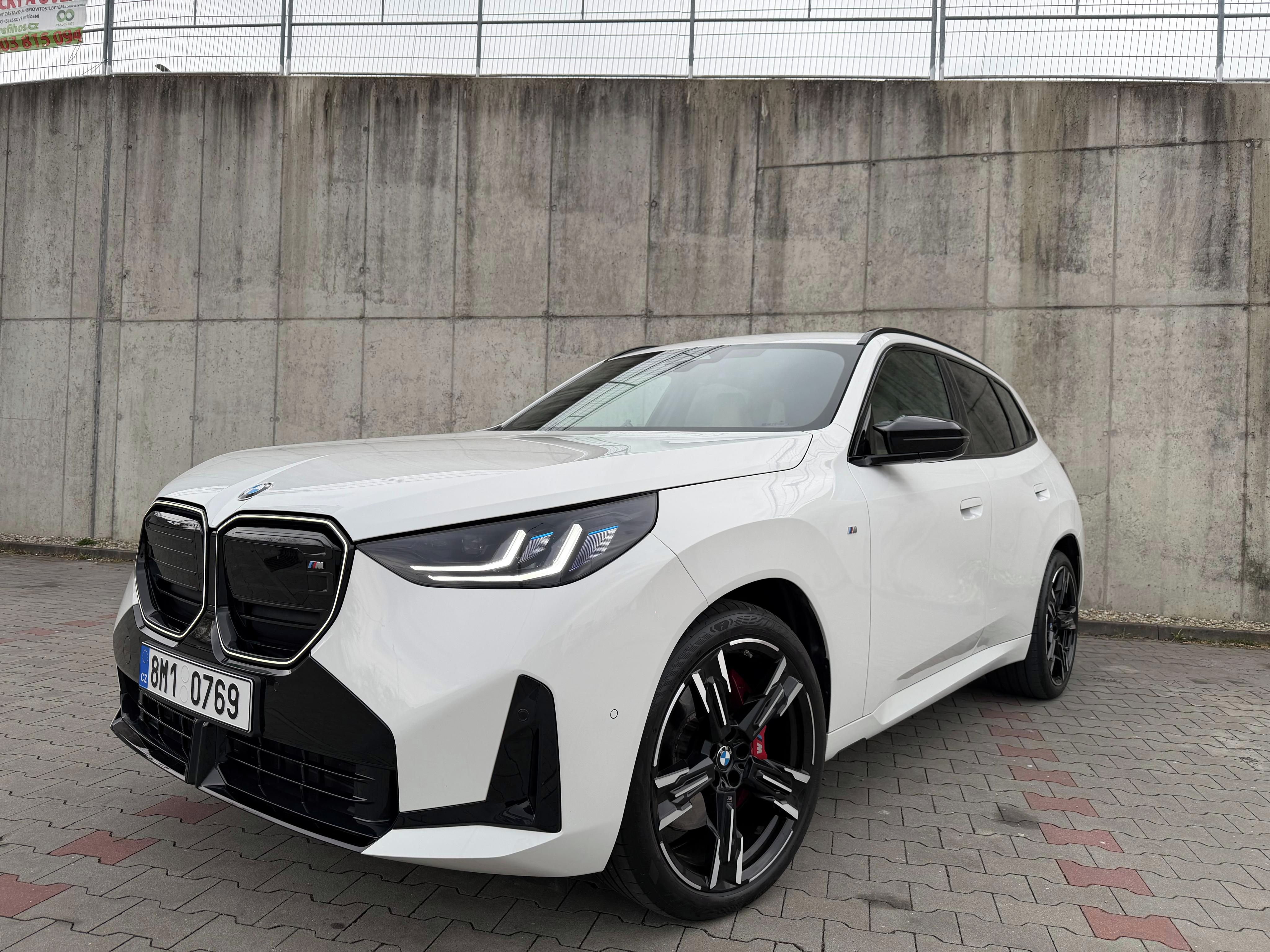 BMW X3, M50 XDRIVE,Světlý interi,Tažné - fotka 3