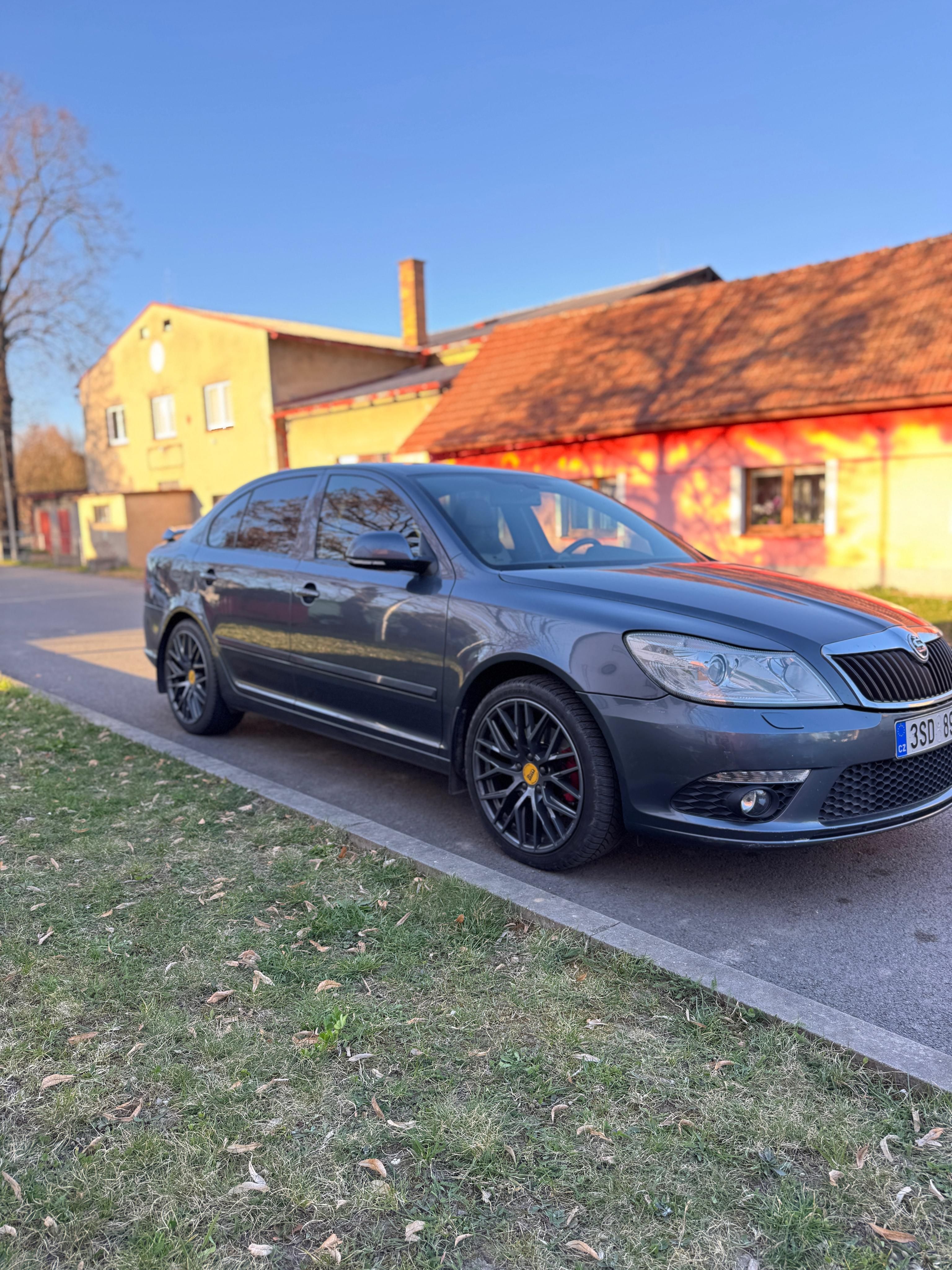 Škoda Octavia, RS 2.0 - fotka 3