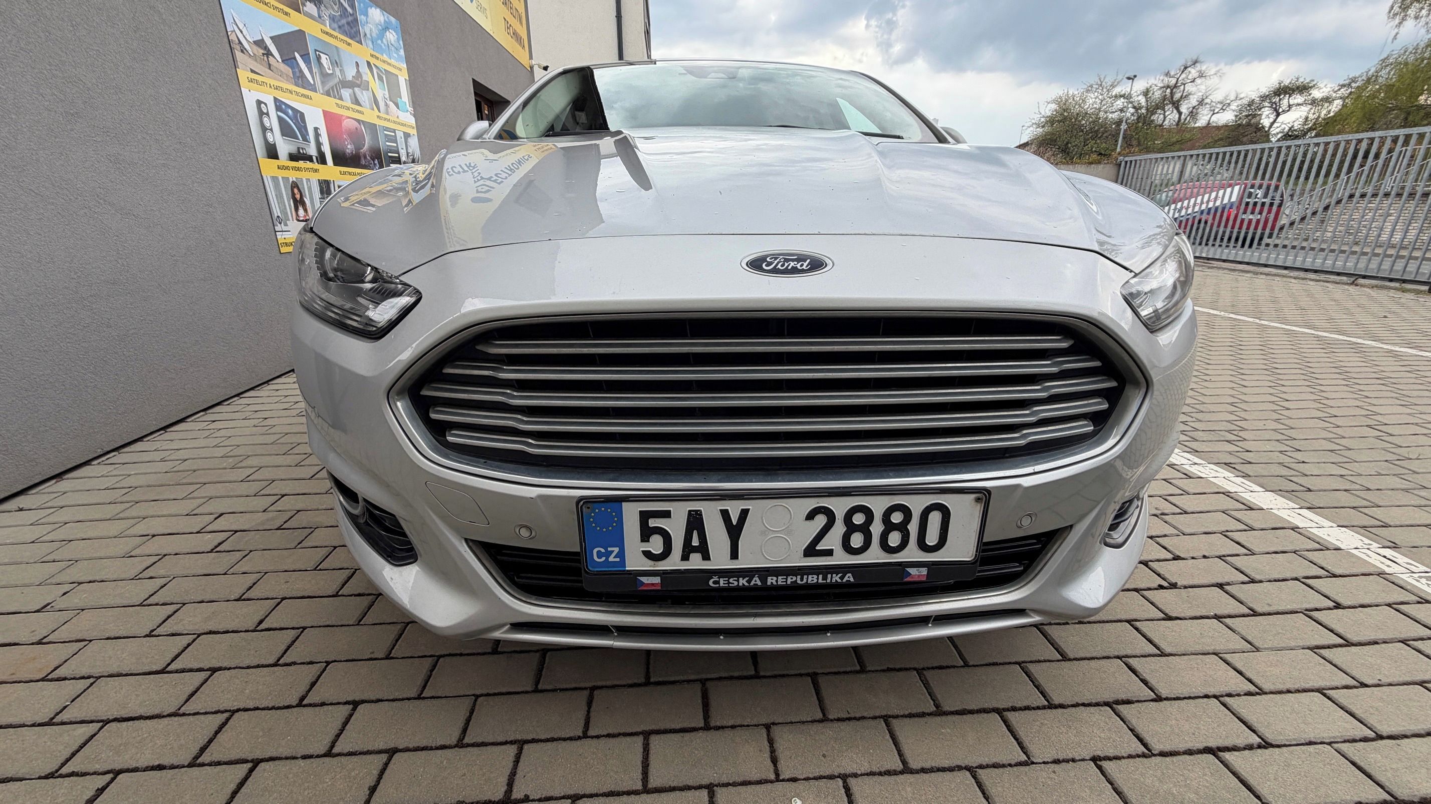 Ford Mondeo, 2.00 super stav - fotka 6