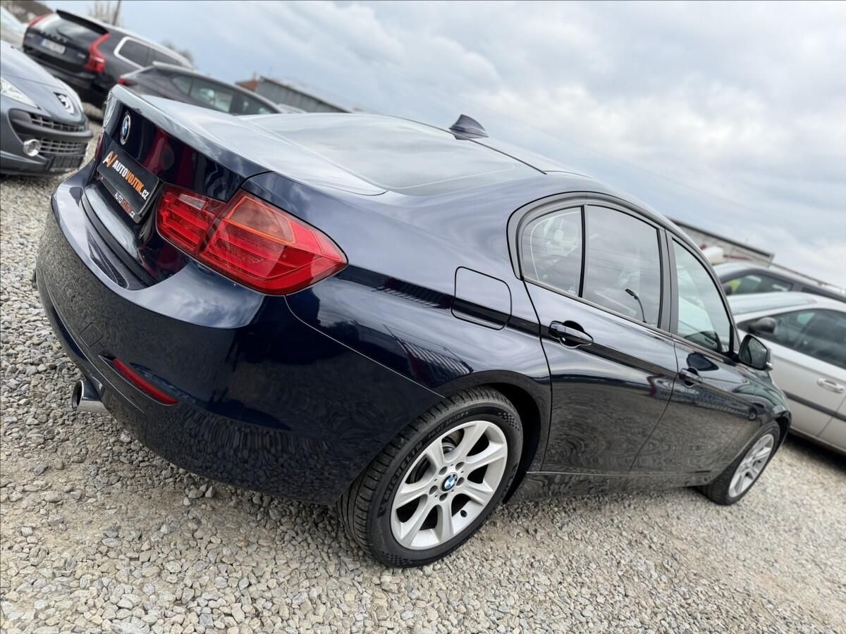 BMW Řada 3, 335i xDrive AUTOMAT 225kW - fotka 5