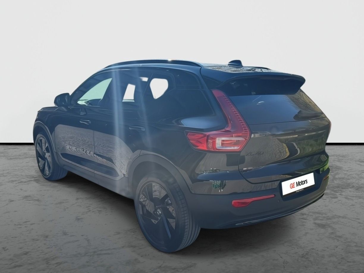 Volvo XC40, B4 ULTRA Black Ed + Light pak - fotka 6