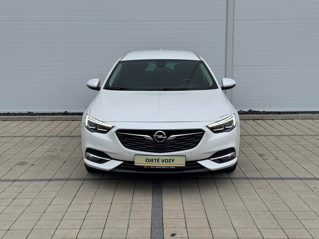 Opel Insignia, Sport Tourer 2.0 CDTi 154 kW - fotka 2