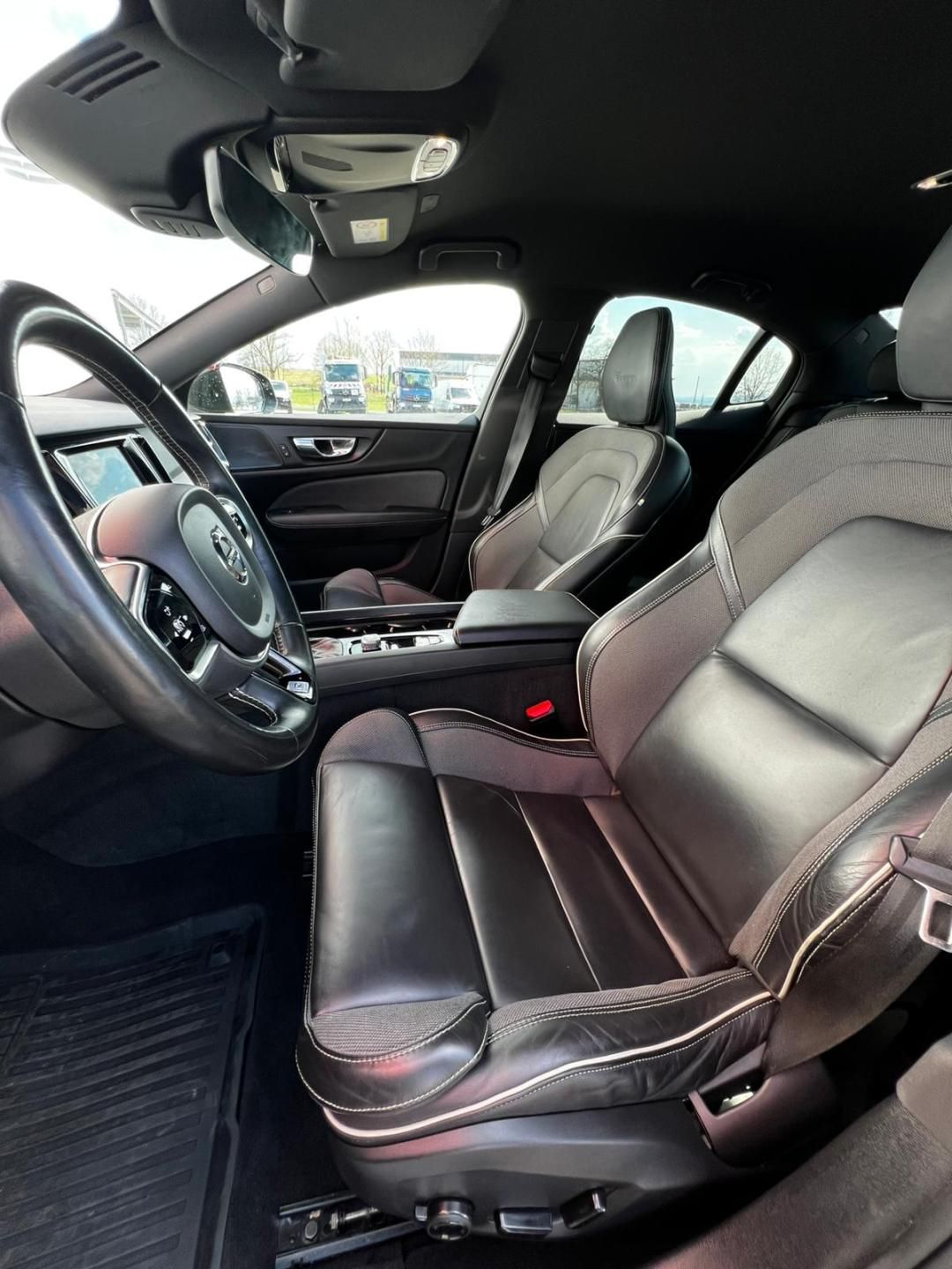 Volvo S60, 2.0T5 184kW Aut. R-Desing - fotka 6