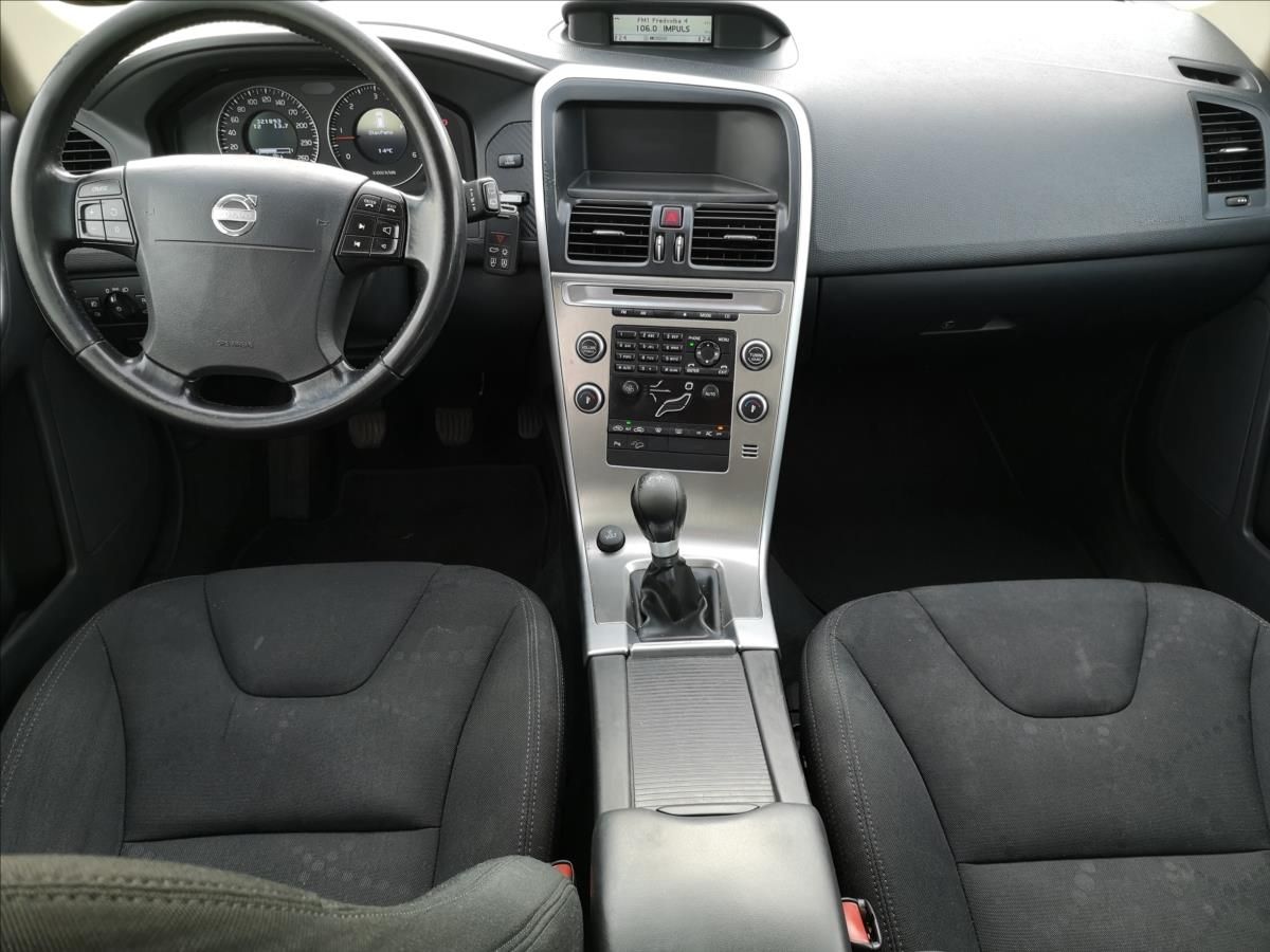 Volvo XC60, 2,4 4x4 - fotka 3
