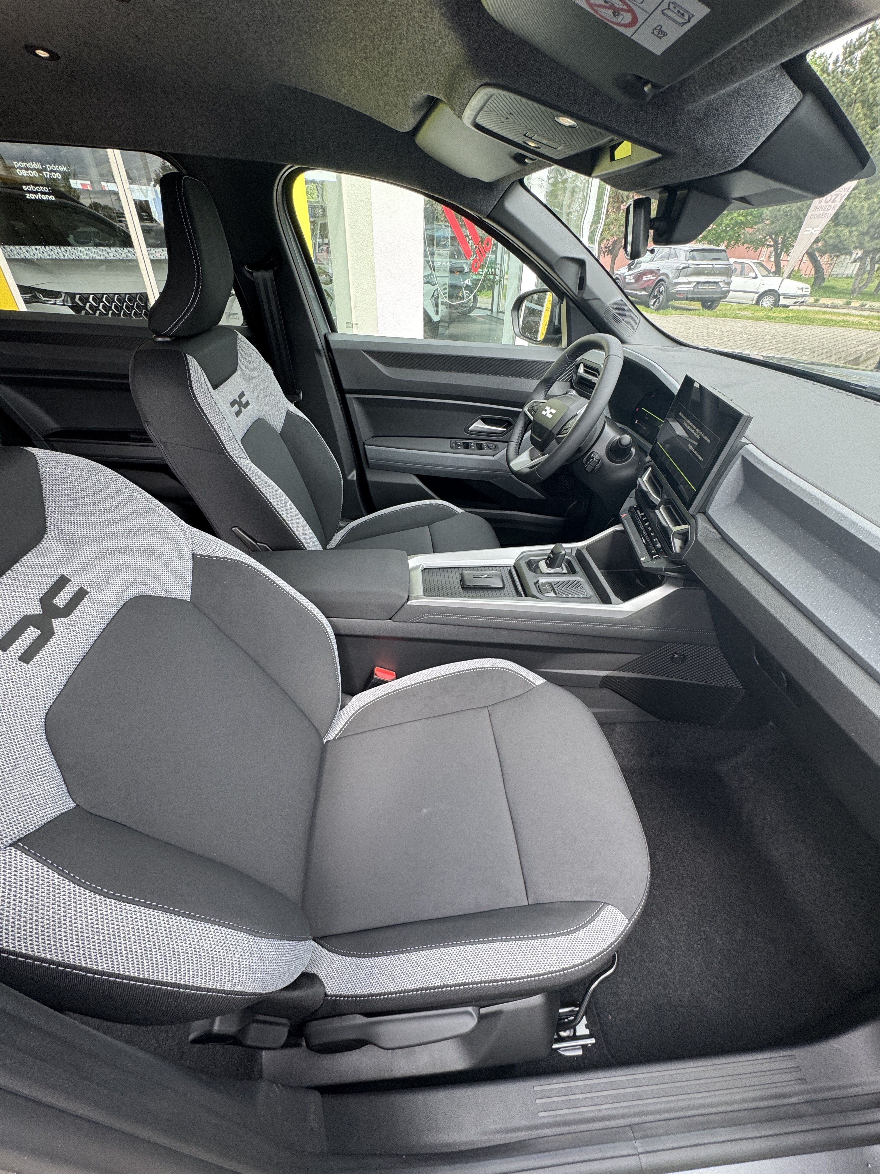 Dacia Bigster, Journey hybrid 155 CELEBRATION - fotka 6