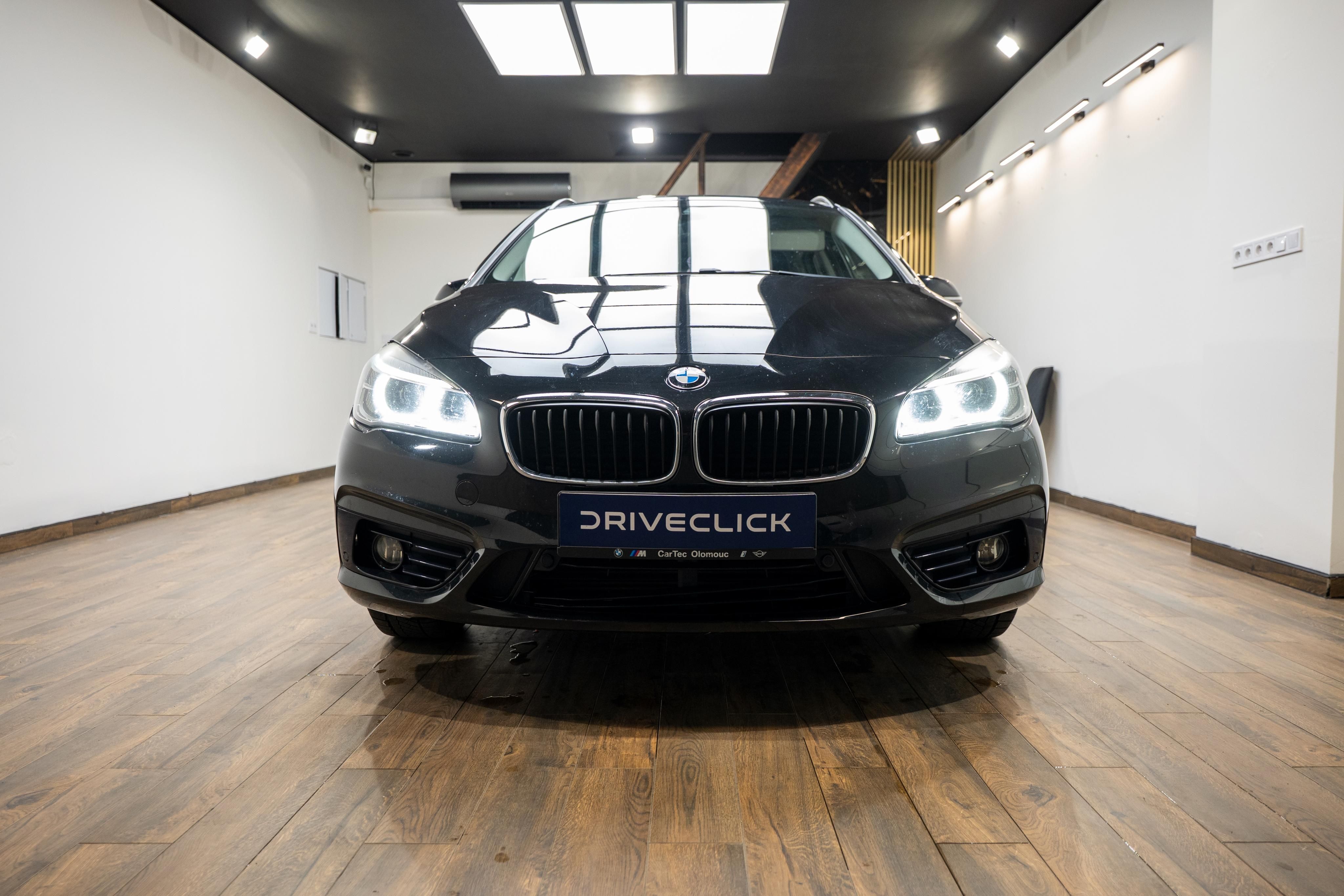BMW Řada 2, 216d Active Tourer - fotka 2