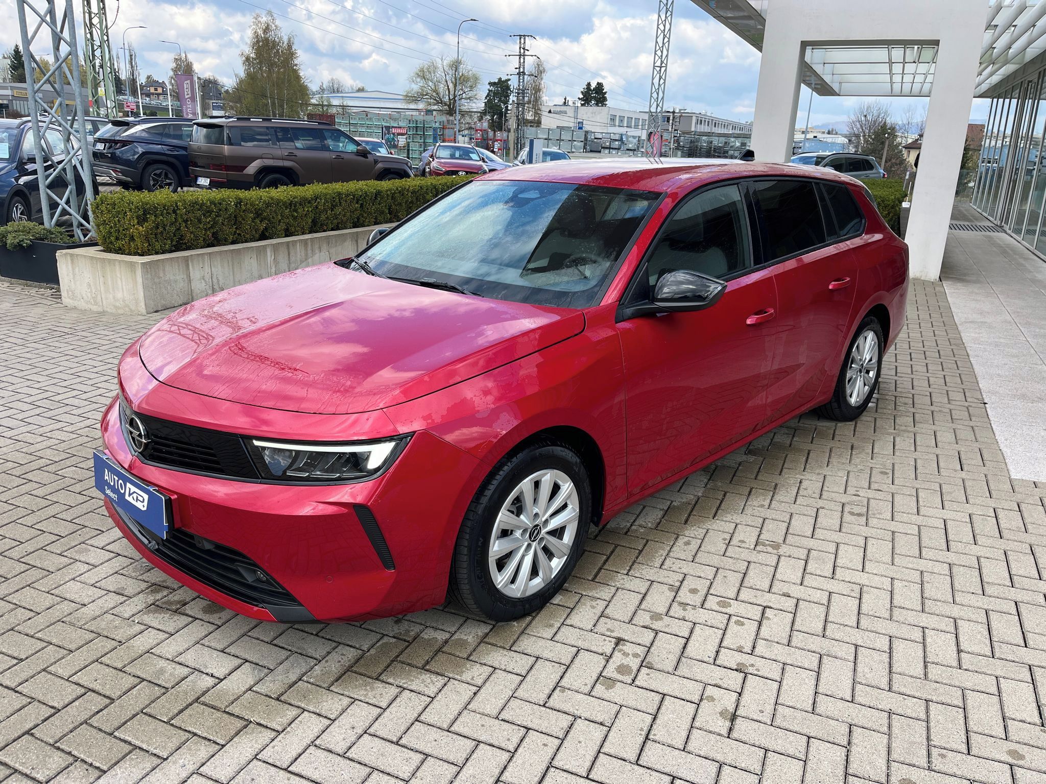 Opel Astra, 1.2 TURBO 110k MAN6 Edition ST - fotka 2
