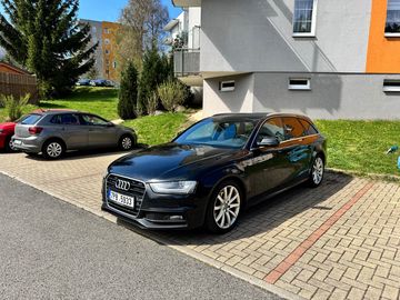 Audi A4 B8 S-line 2.0 TDi