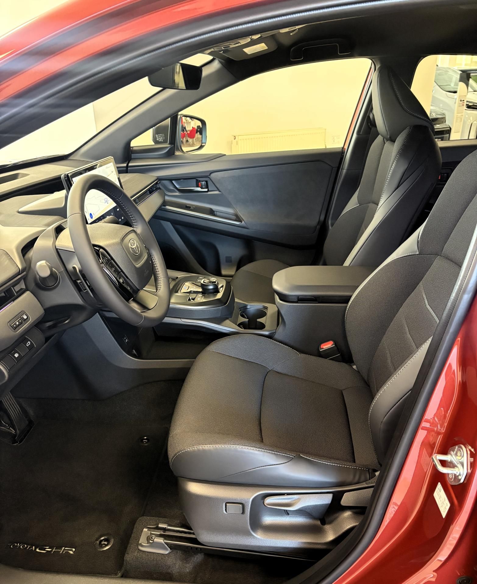 Toyota C-HR, +, BEV224, Style Dynamic - fotka 6