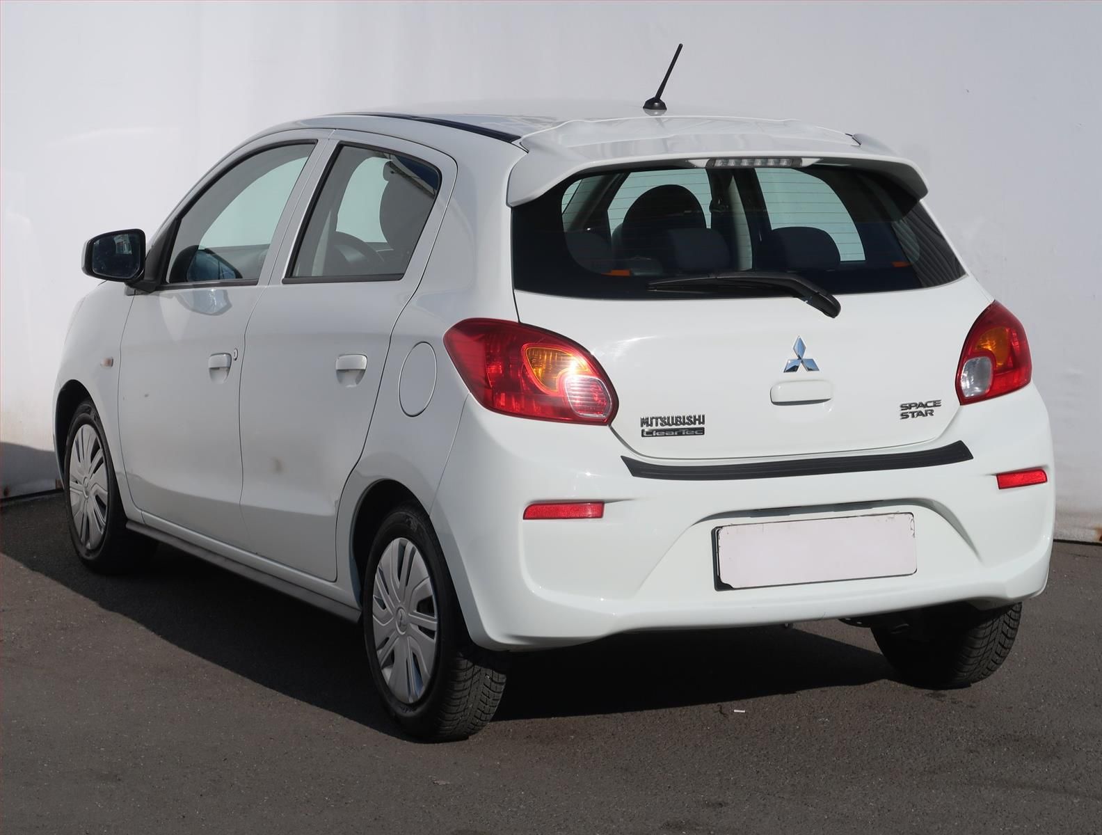 Mitsubishi Space Star, 1.0 MIVEC, Klima, El. okna - fotka 4
