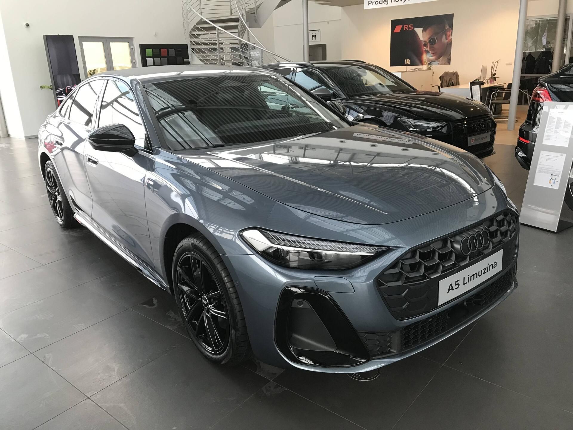Audi A5, 7STR 2,0TFSI - fotka 3