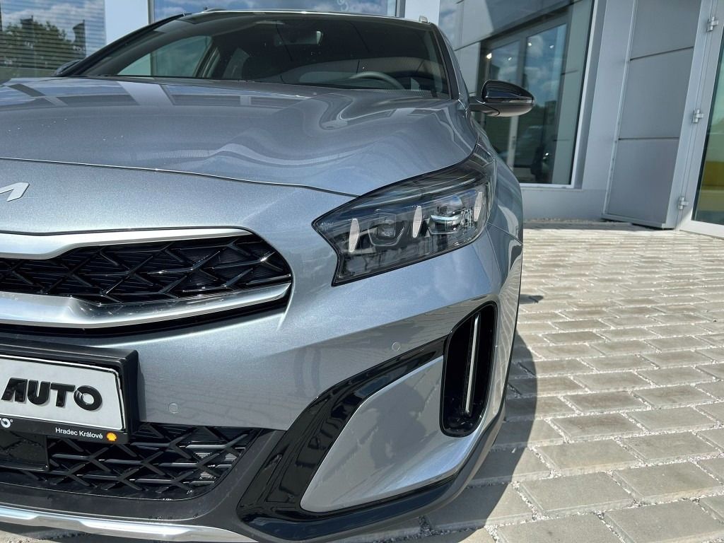 Kia XCee´d, 1,6 T-GDi  7DCT STEEL EDITION - fotka 4
