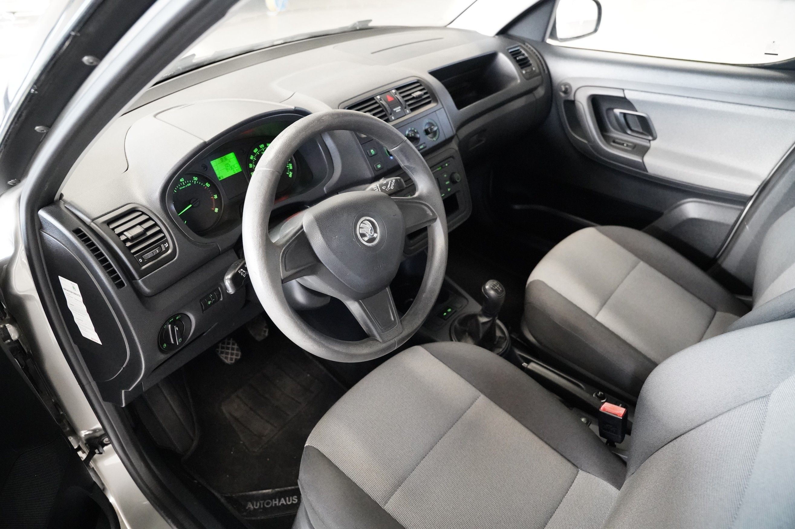 Škoda Roomster, 1.2 HTP 51 kW Active - fotka 6