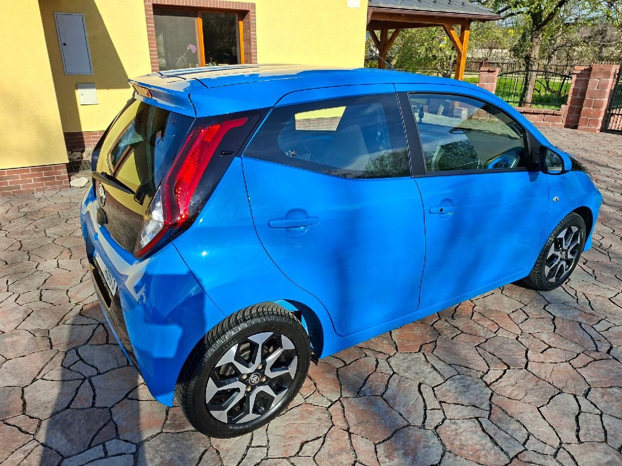 Toyota Aygo, 1,0 VVTI  LIFT - TOP STAV - fotka 5