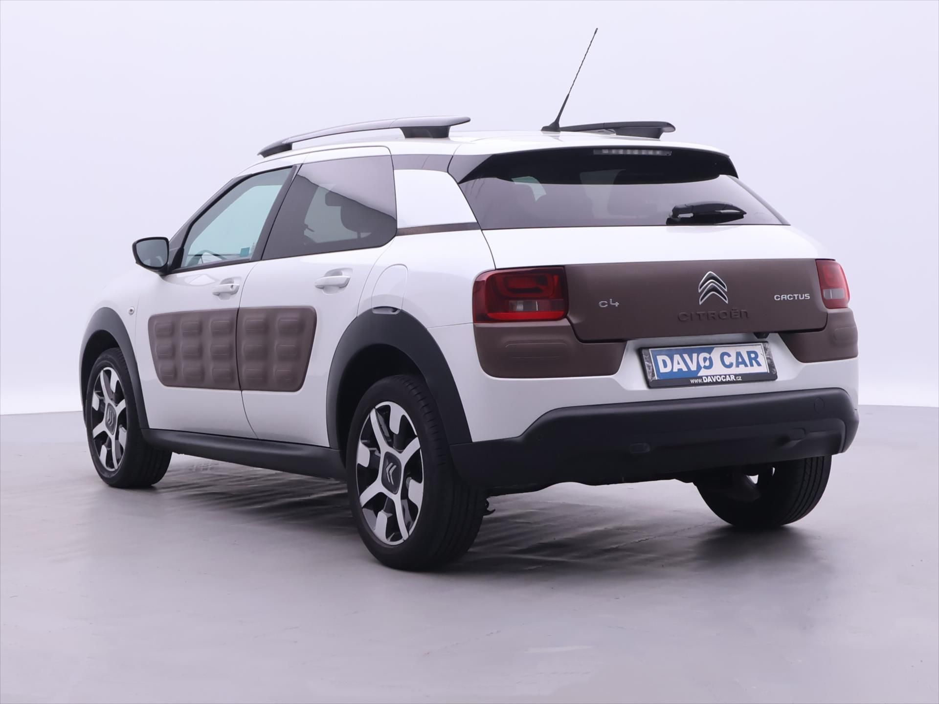 Citroën C4 Cactus, 1,2 PT CZ Shine Panorama - fotka 5