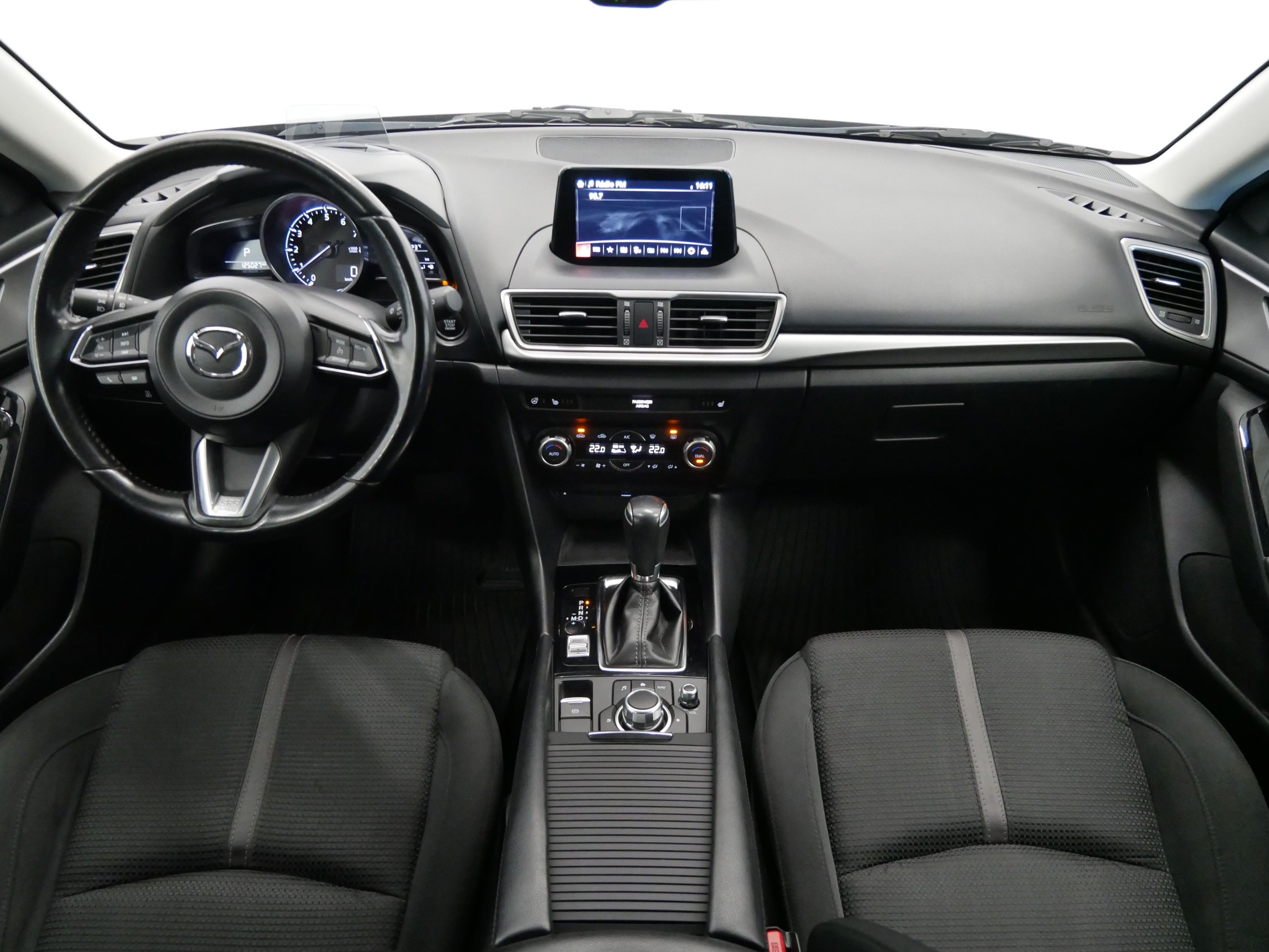 Mazda 3, 2.0 Skyactiv-G 88kW Signature+ - fotka 5