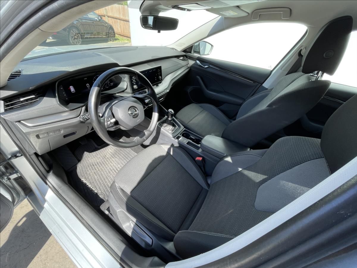Škoda Octavia, 2,0 TDI Combi Ambition Plus - fotka 5