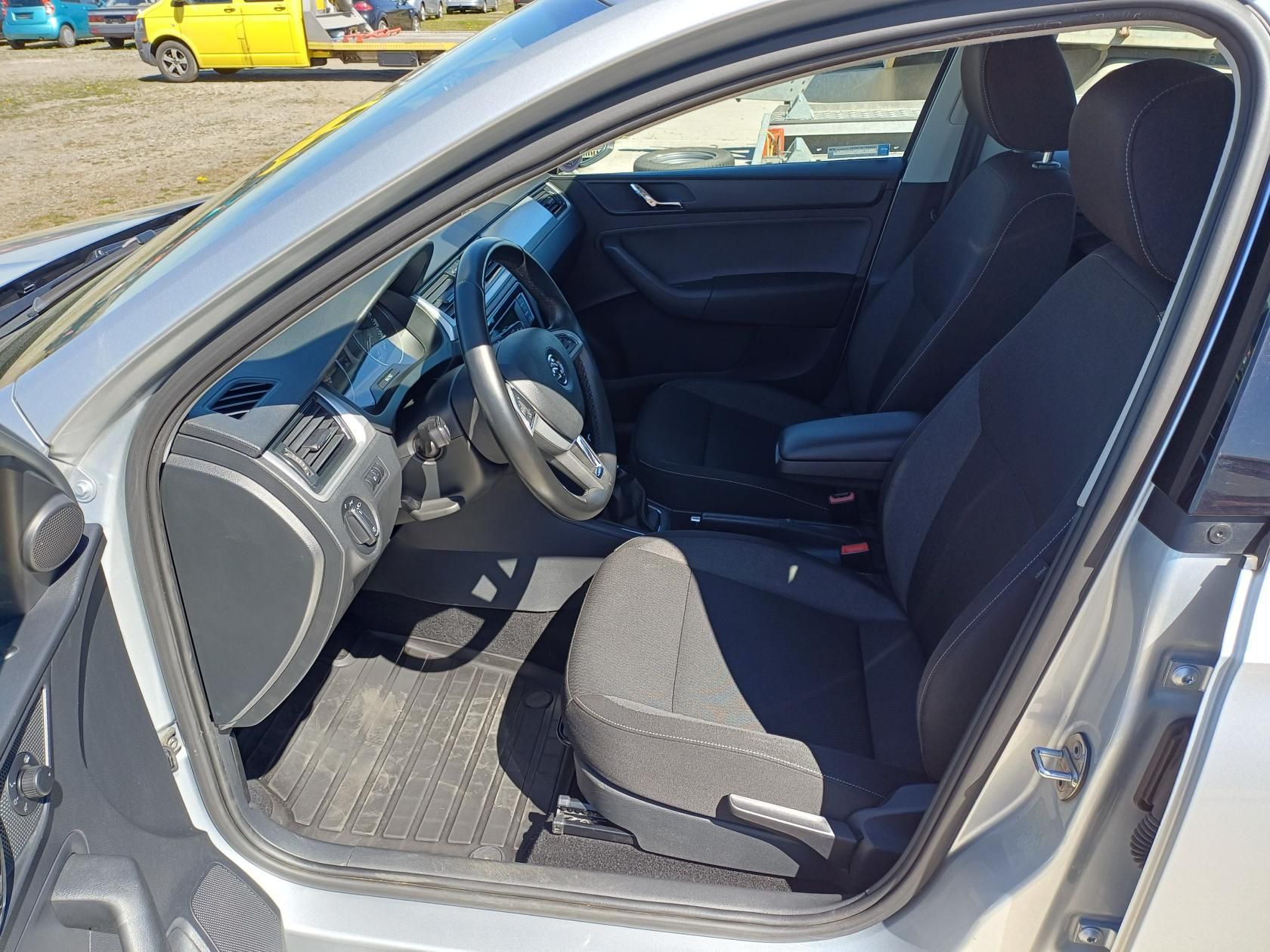 Škoda Rapid, 1.4Tdi 66kW Klima Nov.Rozvody - fotka 5