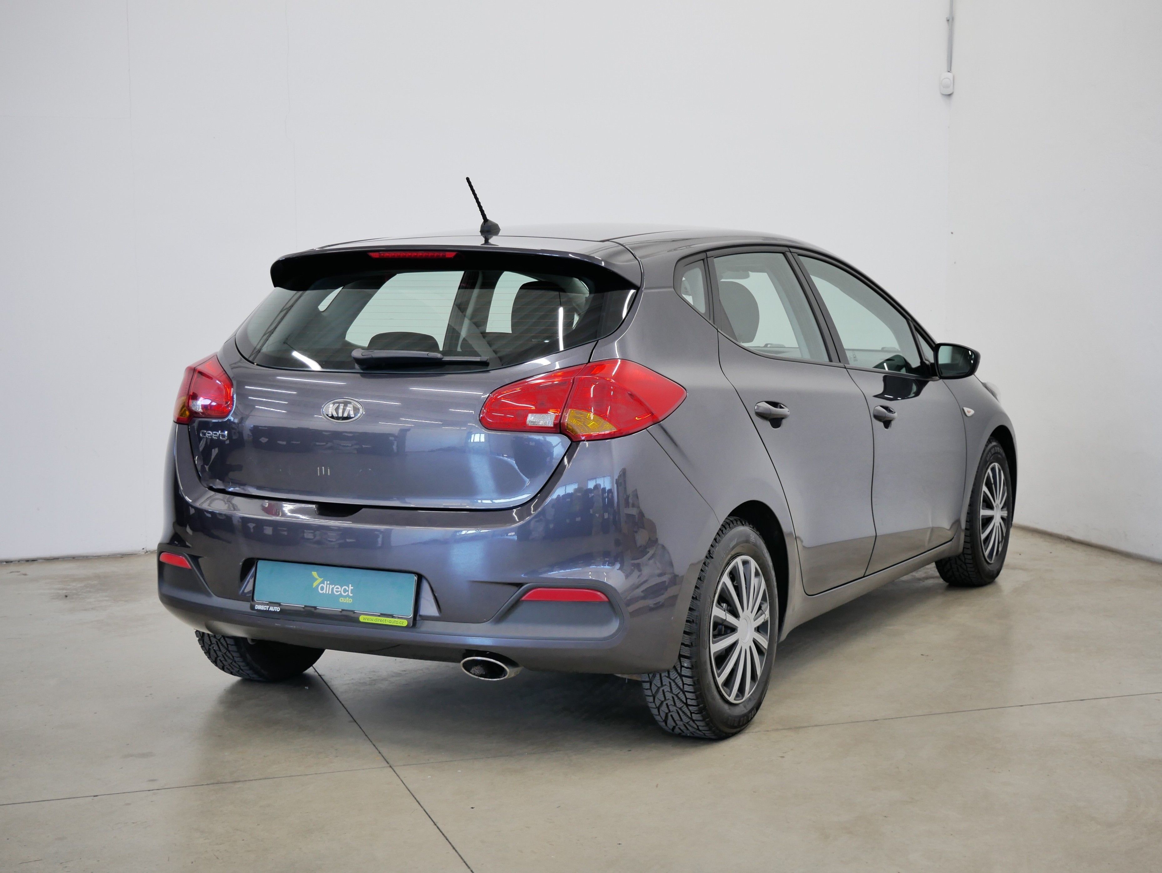 Kia Cee´d, 1.4i 74 kW Comfort - fotka 2