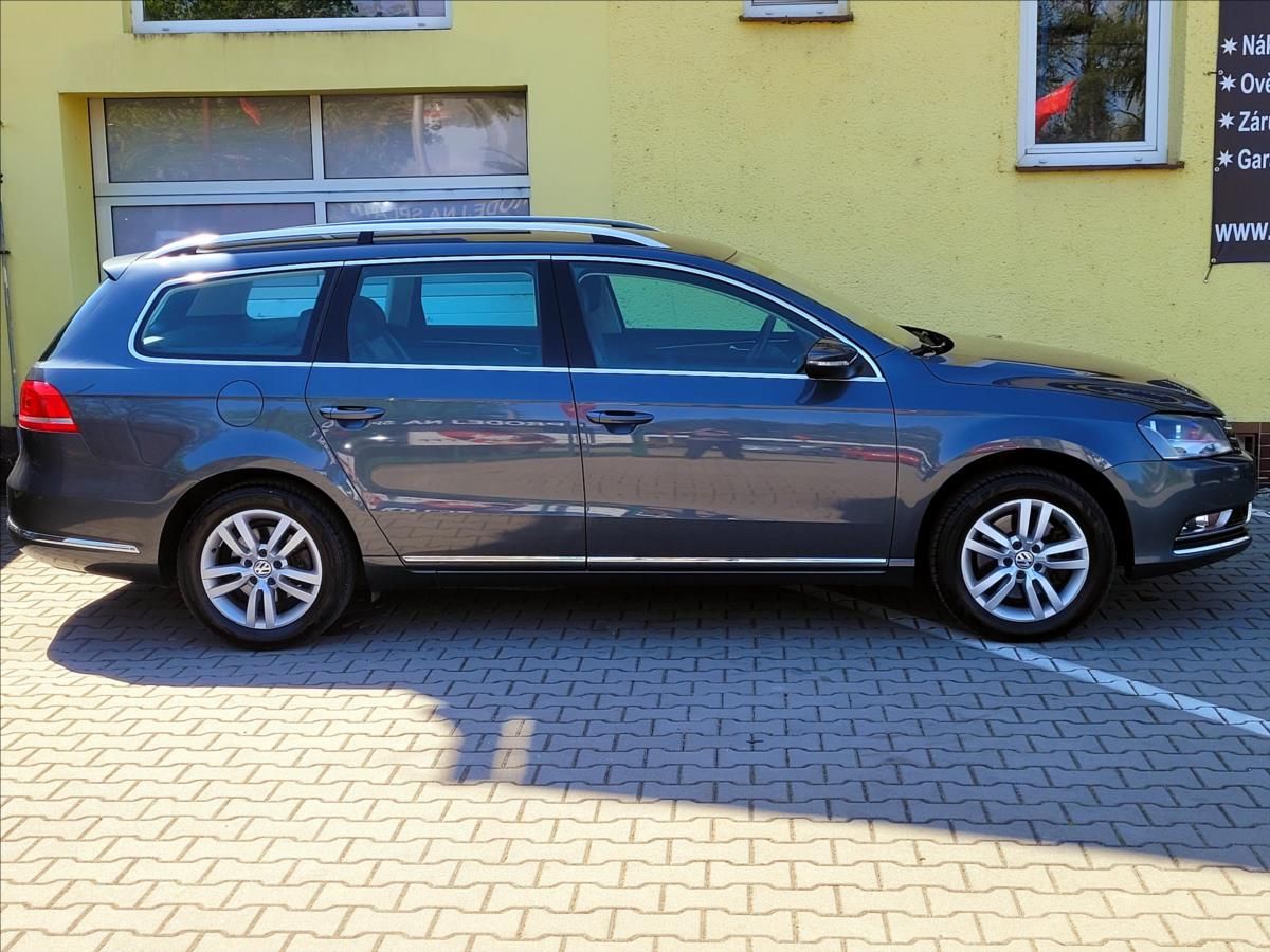 Volkswagen Passat, 1,4 TSi HIGHLINE,málo najeto - fotka 6