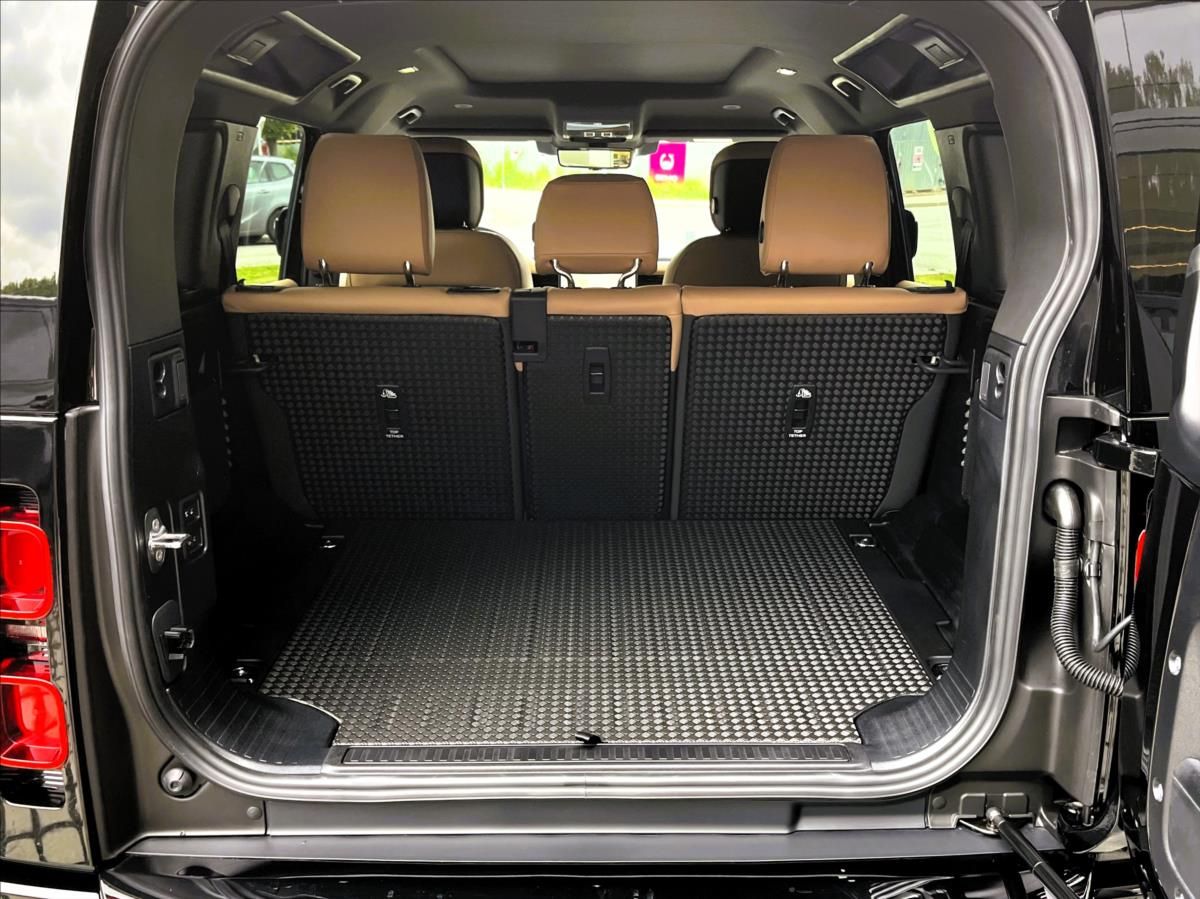 Land Rover Defender, 110 V8 P425 X-DYNAMIC HSE - fotka 6