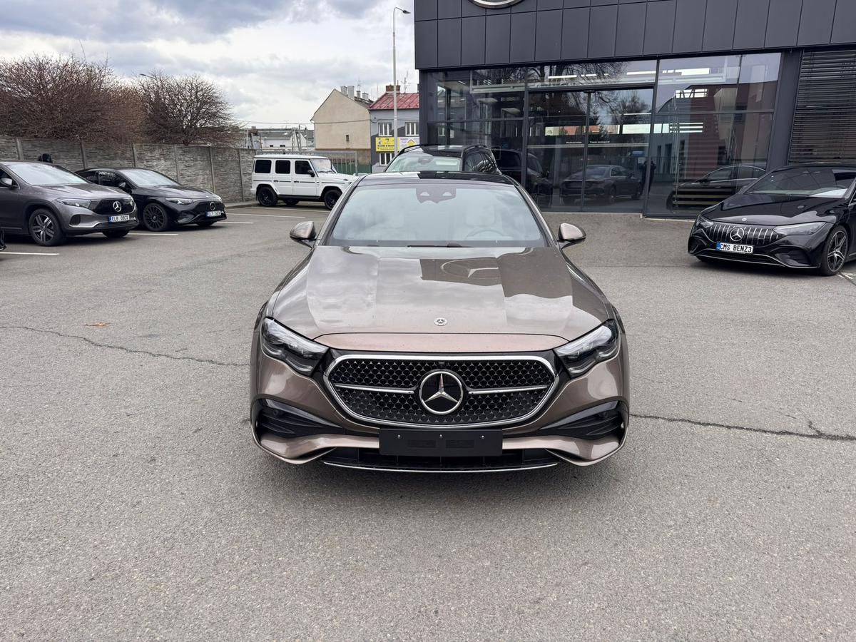 Mercedes-Benz Třídy E, E 300 de 4MATIC - fotka 2