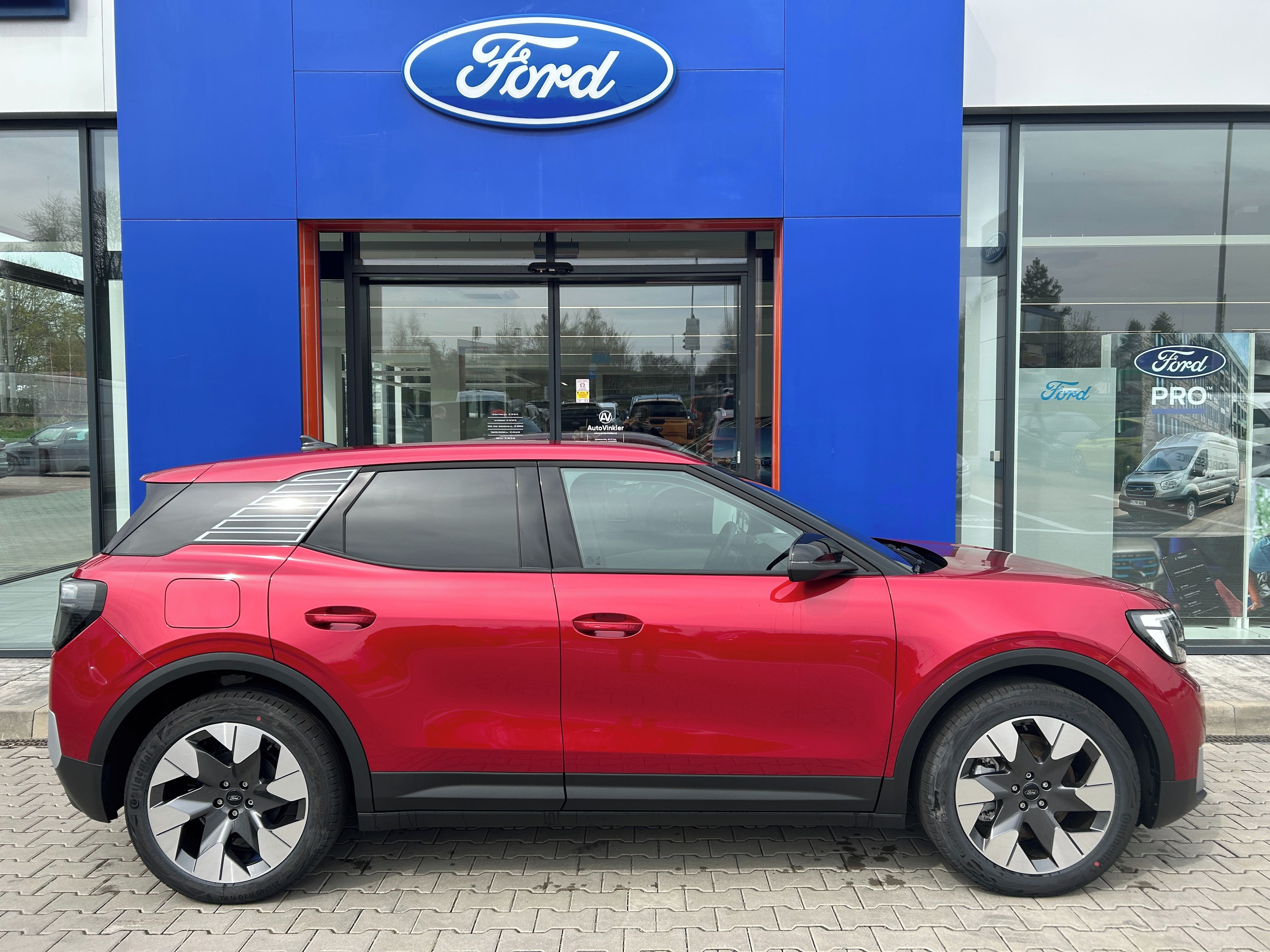 Ford Explorer, 77 kWh dojezd PREMIUM 210kW - fotka 3