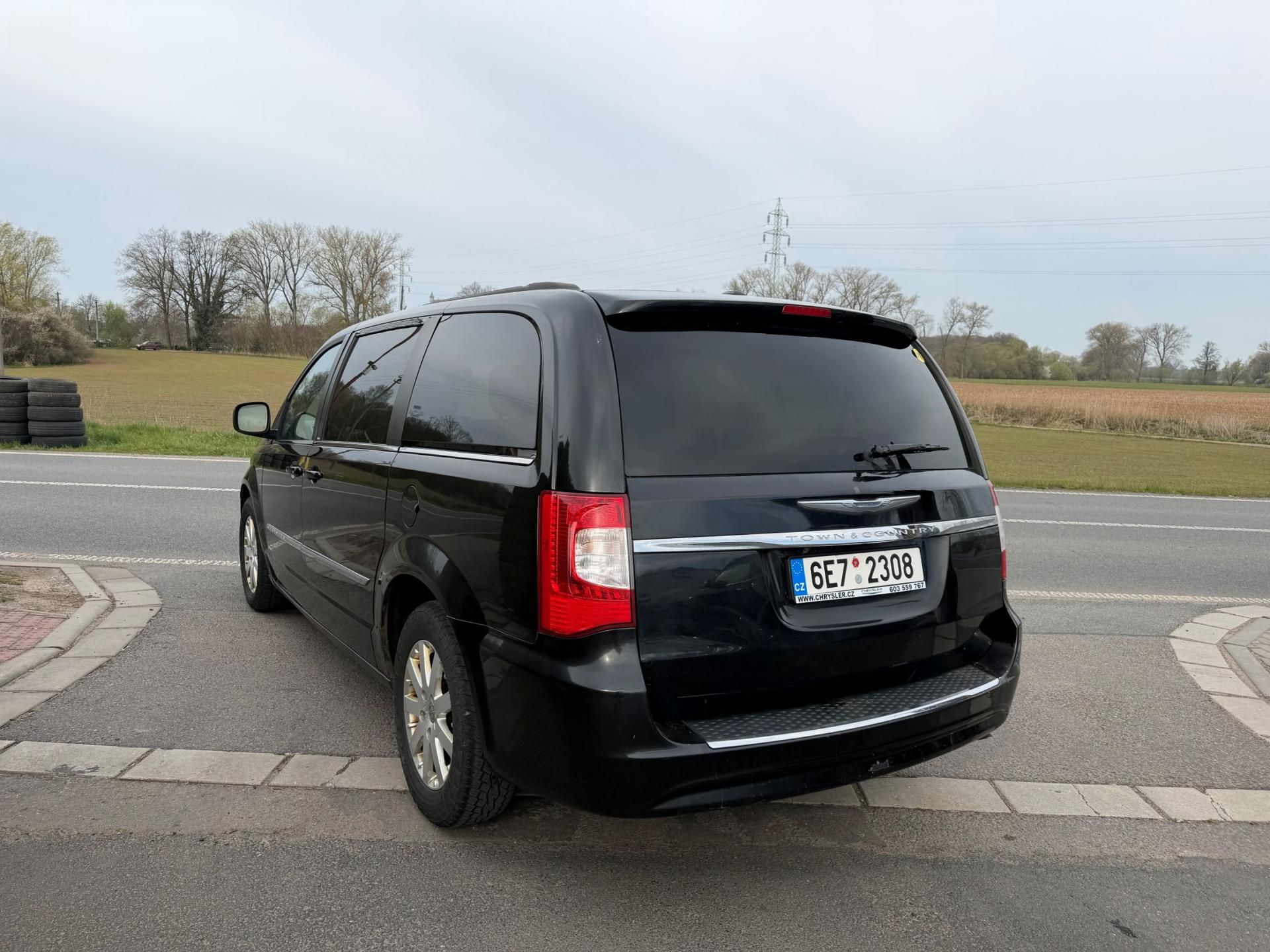 Chrysler Town & Country, 3,6 LPG RT DVD Kůže 2014 - fotka 3