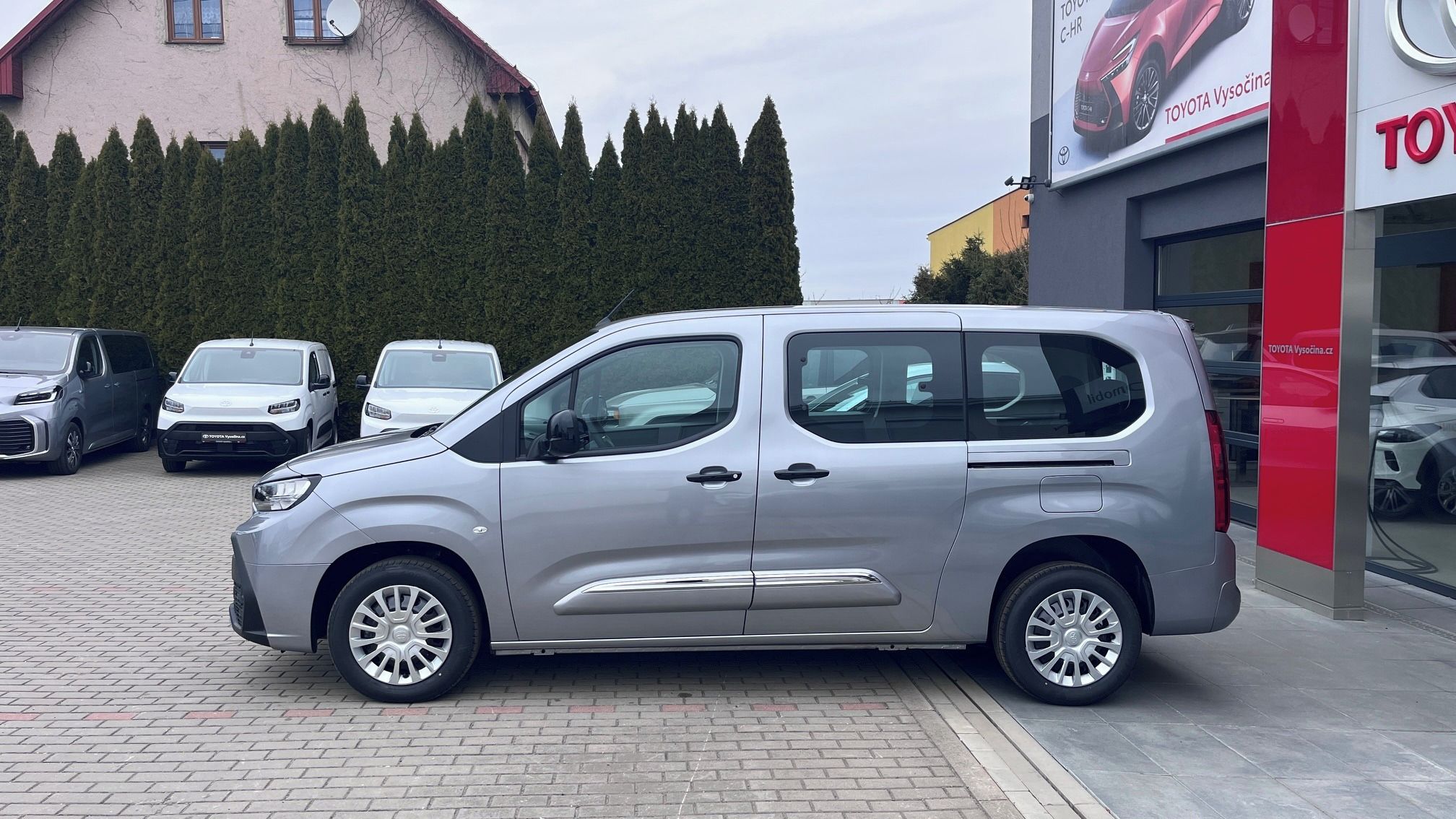 Toyota Proace City Verso, L2 1,2i 110PS Business 7 MÍST - fotka 3