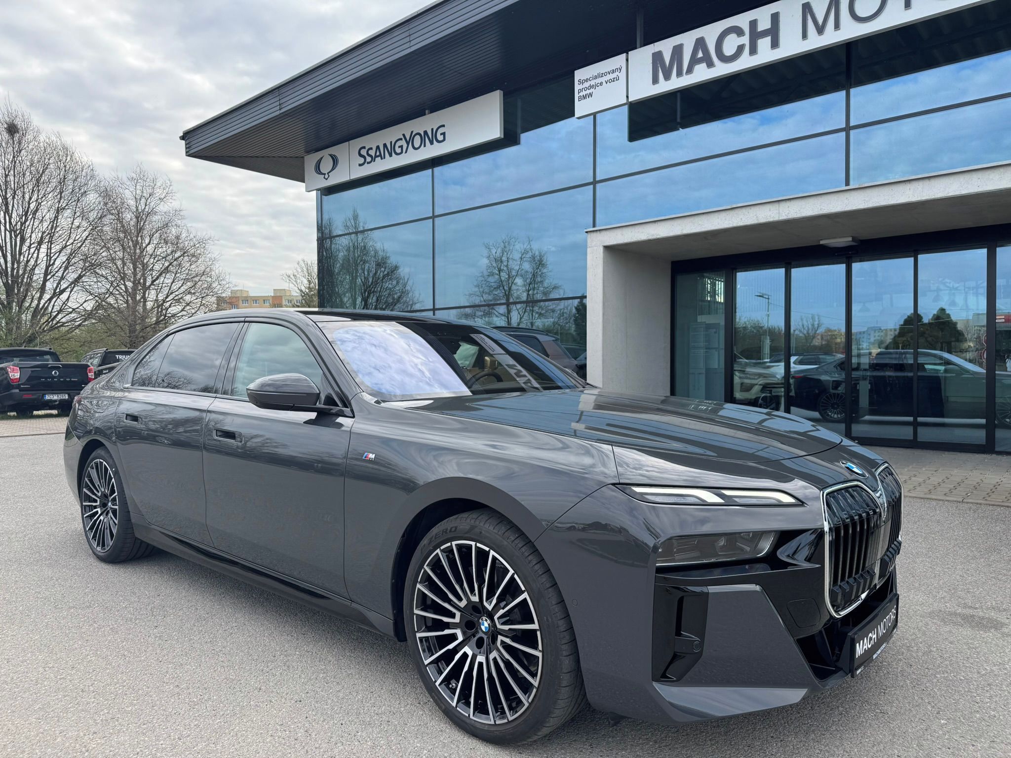 BMW Řada 7, 740d xDrive  TV TOP - fotka 3