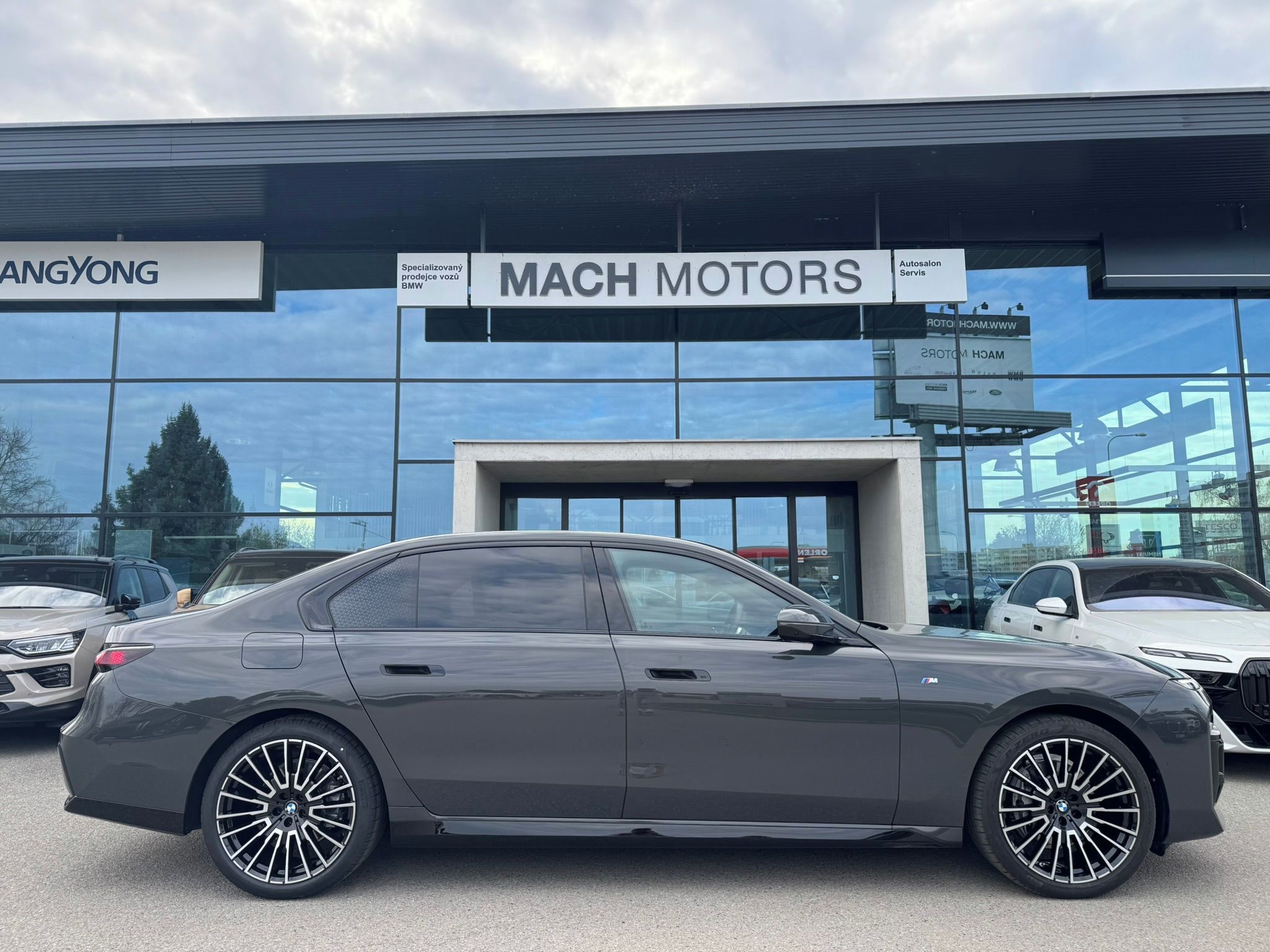 BMW Řada 7, 740d xDrive  TV TOP - fotka 5