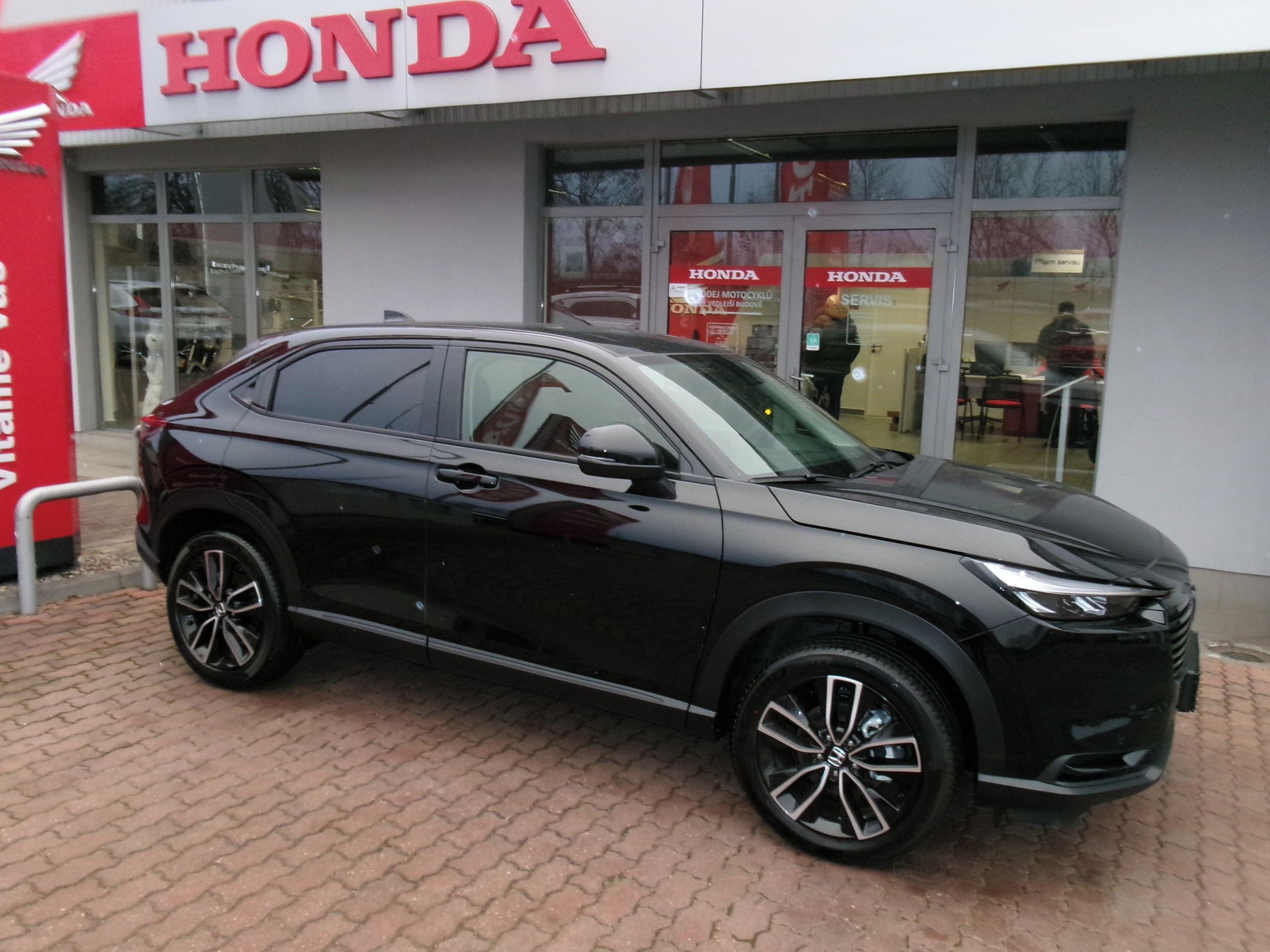 Honda HR-V, 1.5e:HEV ELEGANCE27 +NOSIČ KOL - fotka 5