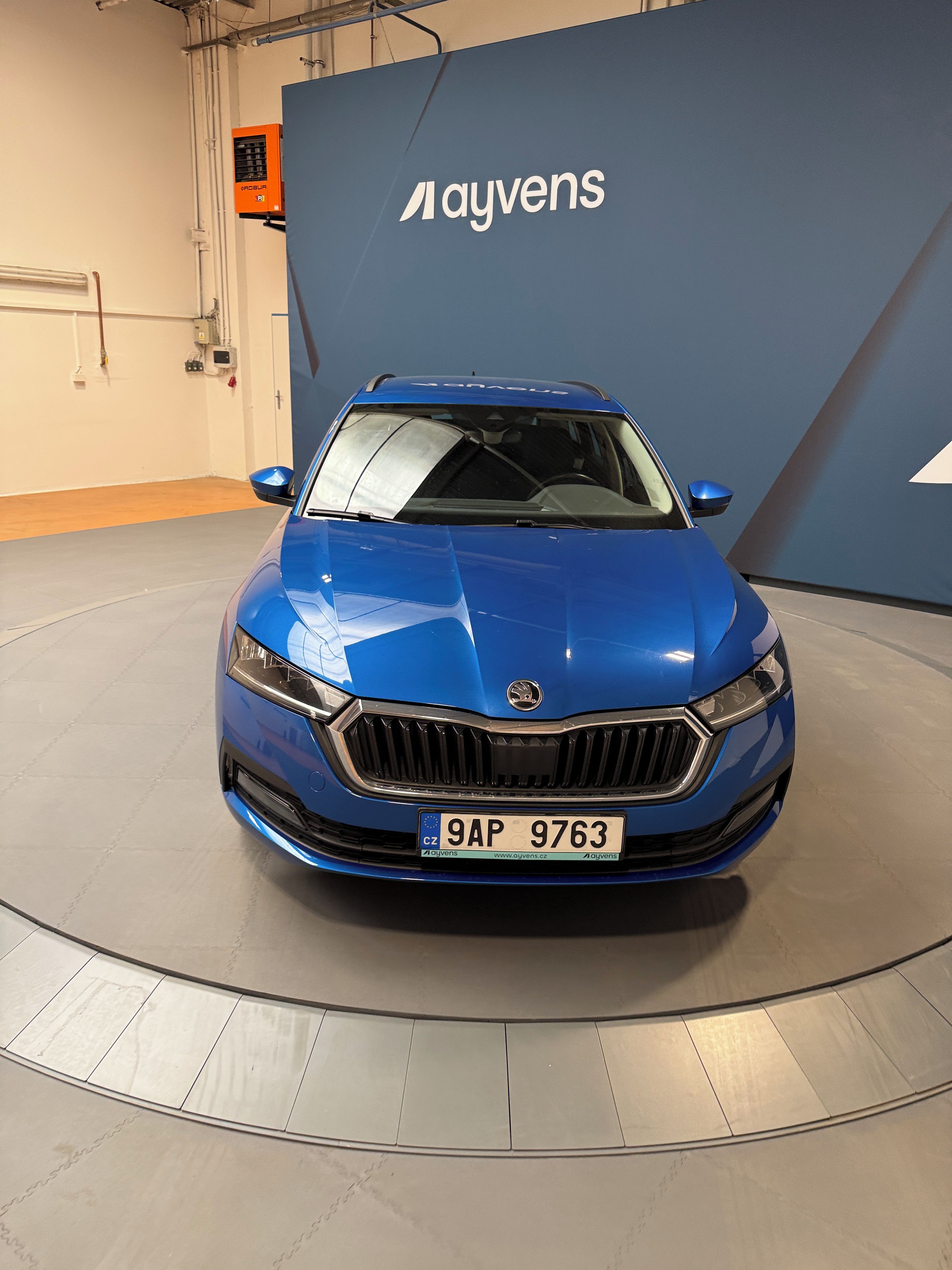 Škoda Octavia, 2.0 TDI 85kW Ambition Combi - fotka 5