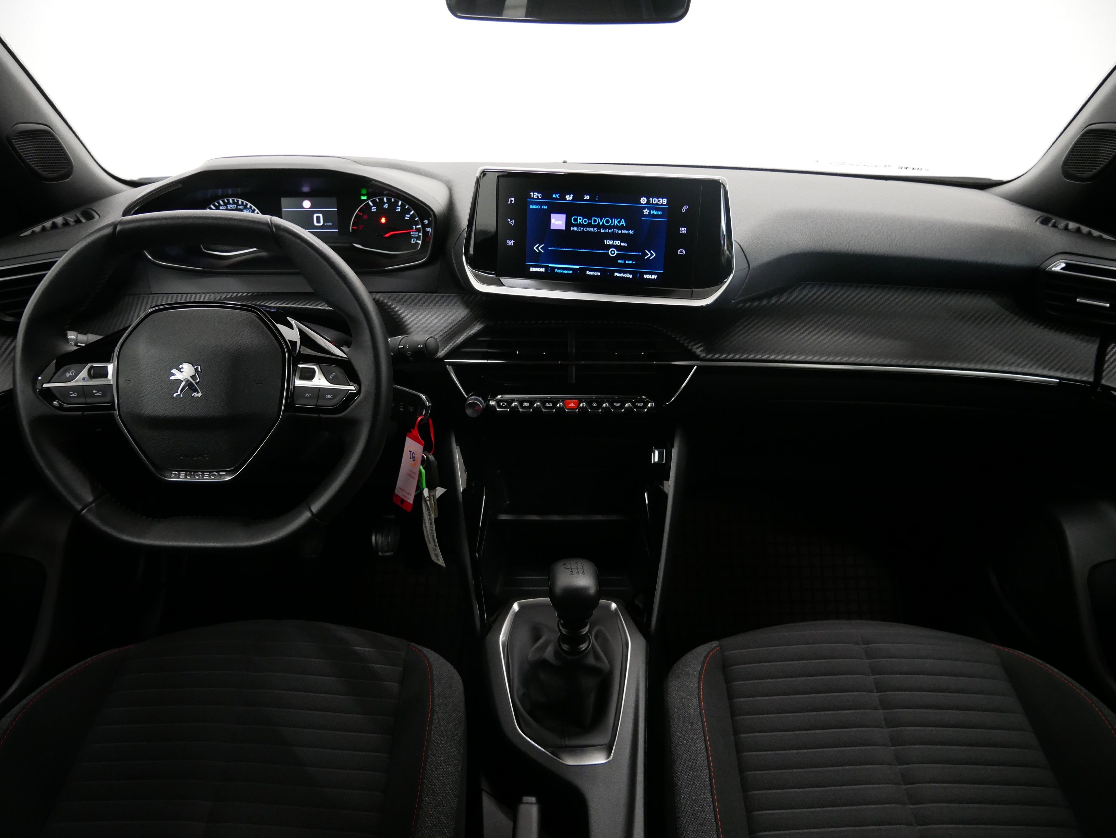 Peugeot 2008, 1.2 PureTech 74 kW Active Pack - fotka 5