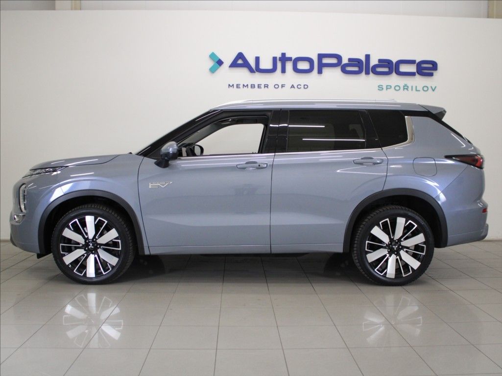 Mitsubishi Outlander, 2,4 PHEV AWD Instyle 12tkm. - fotka 5