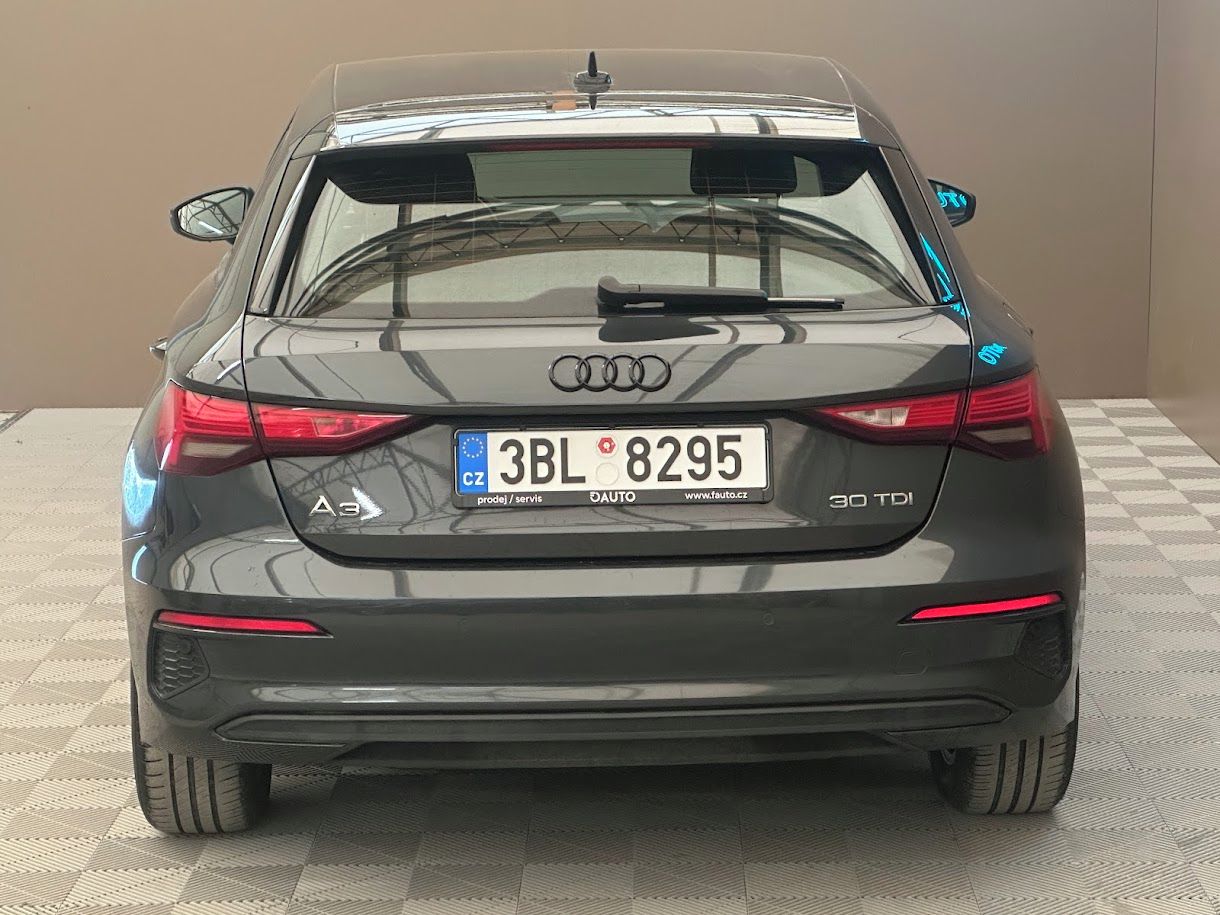 Audi A3, Sportback 30 TDi Business Edit - fotka 6