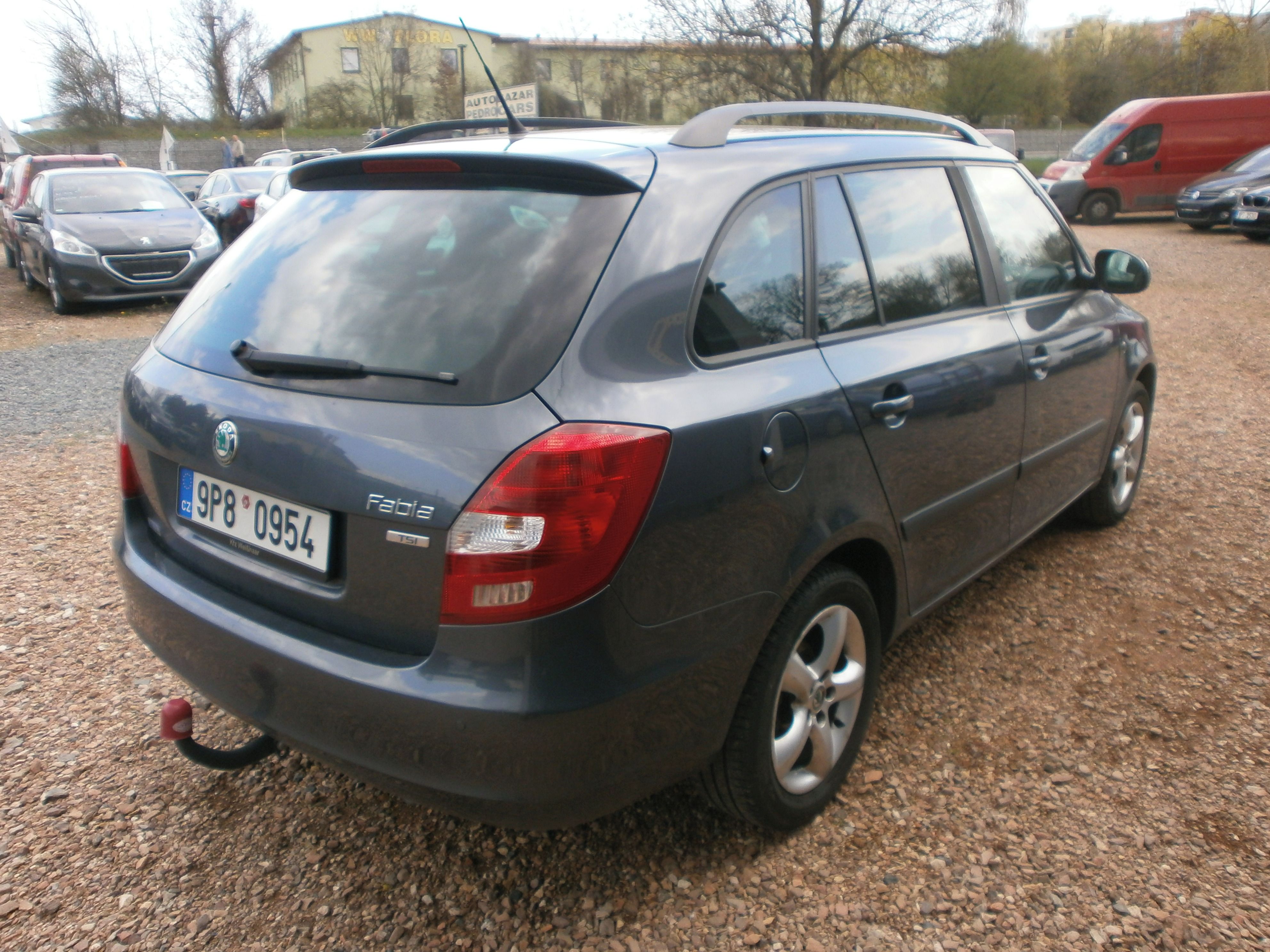 Škoda Fabia, 1.2TSI-AUT.KLIMA!SERVIS.KNIHA! - fotka 4