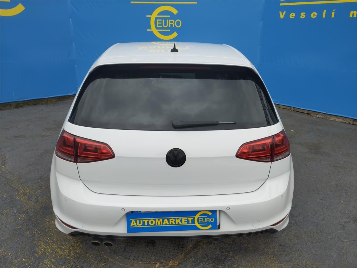 Volkswagen Golf, 2,0 TDi 110KW R-Line - fotka 5