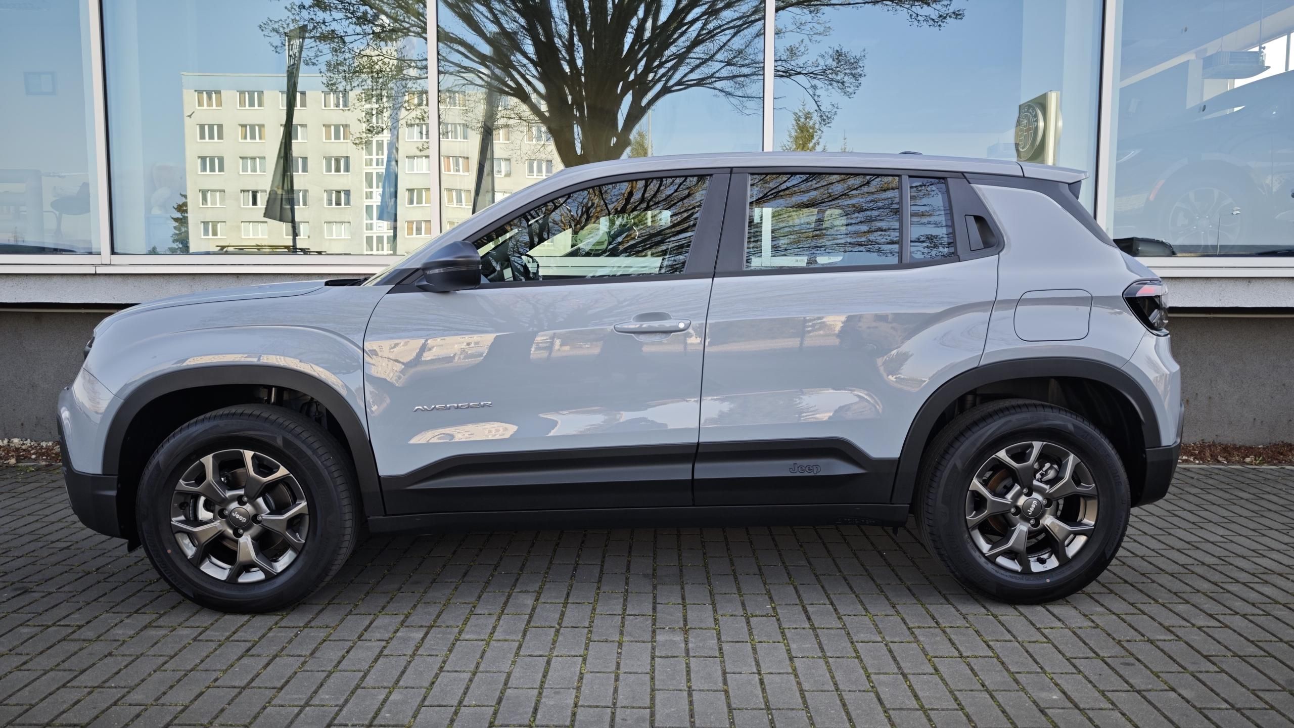 Jeep Avenger, Longitude 1,2 100PS manuál - fotka 6