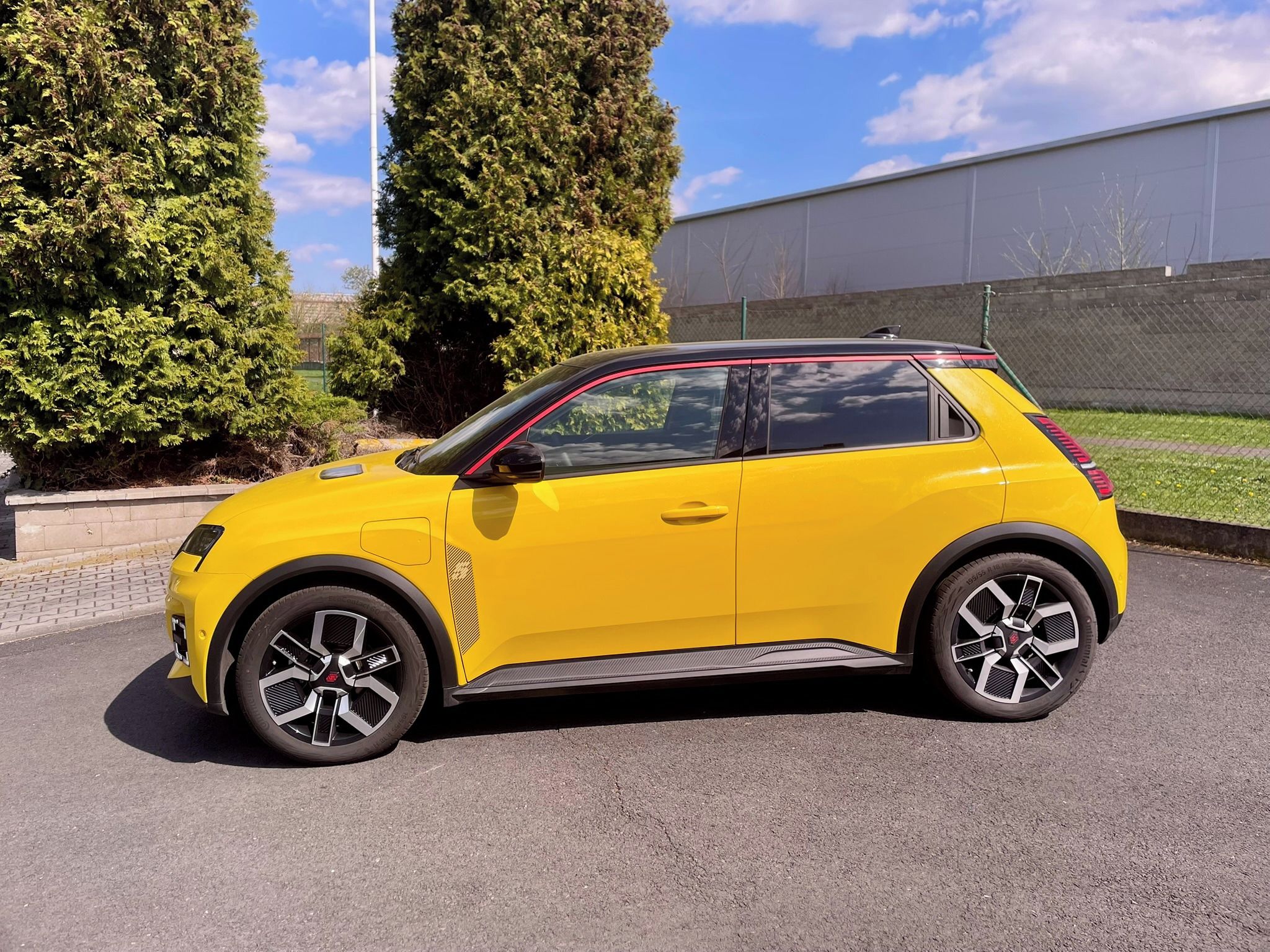 Renault R5, E-TECH Techno 120k 40kwh - fotka 2