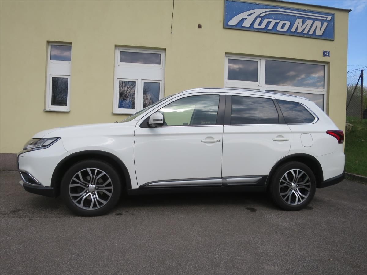 Mitsubishi Outlander, 2,2  Di-D Editio+ Aut. - fotka 5